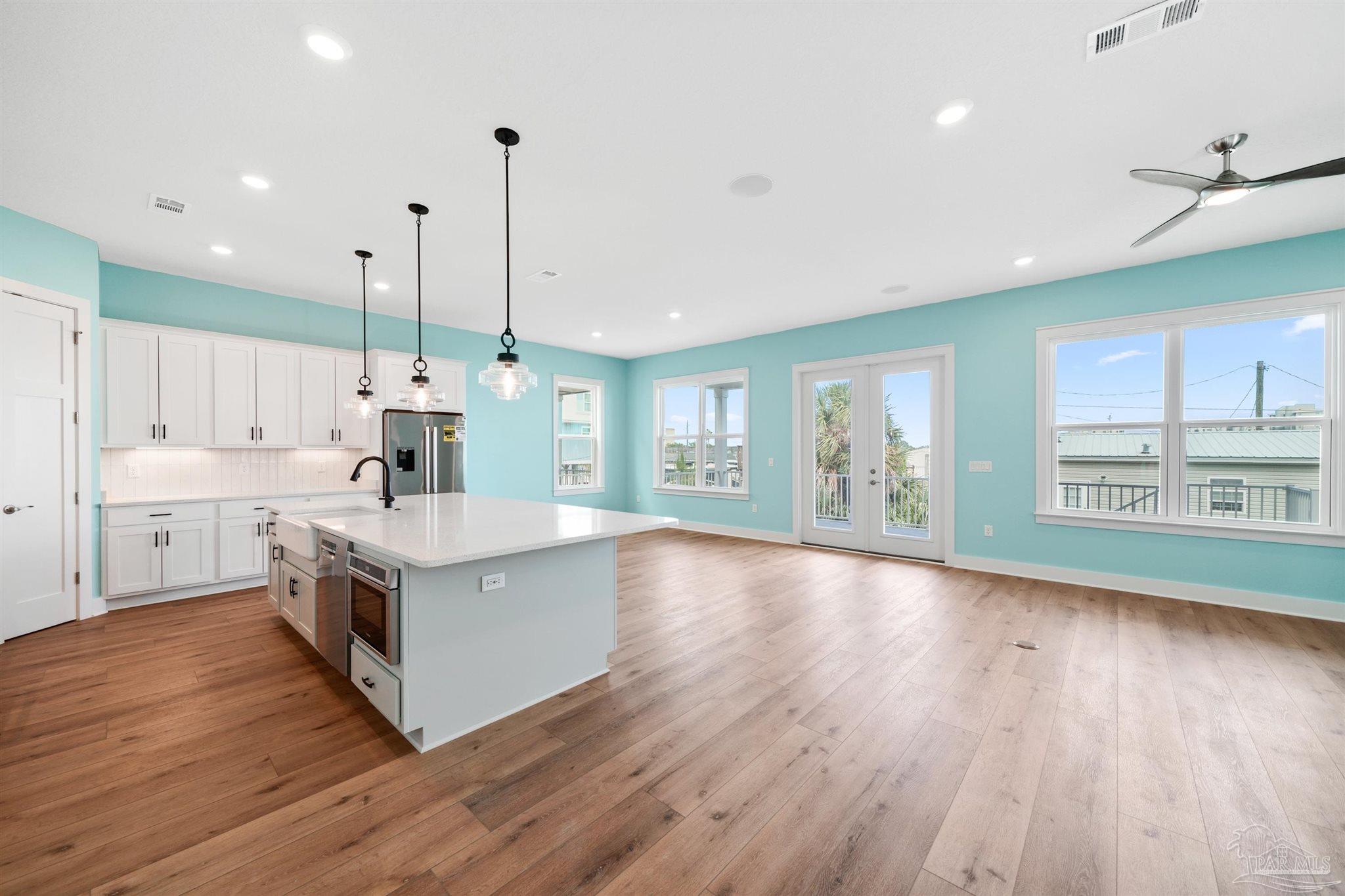 208 Clipper Dr