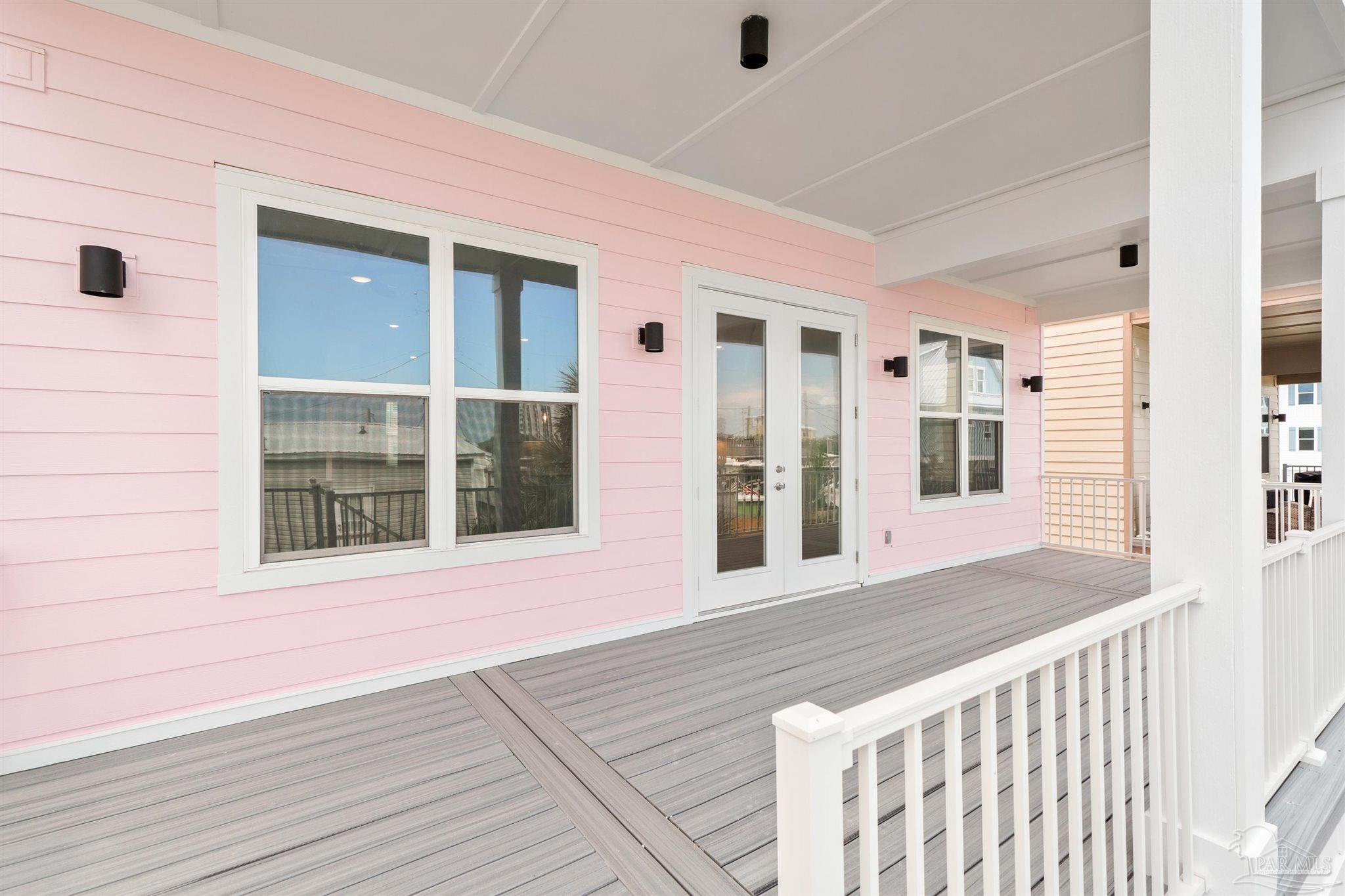 208 Clipper Dr