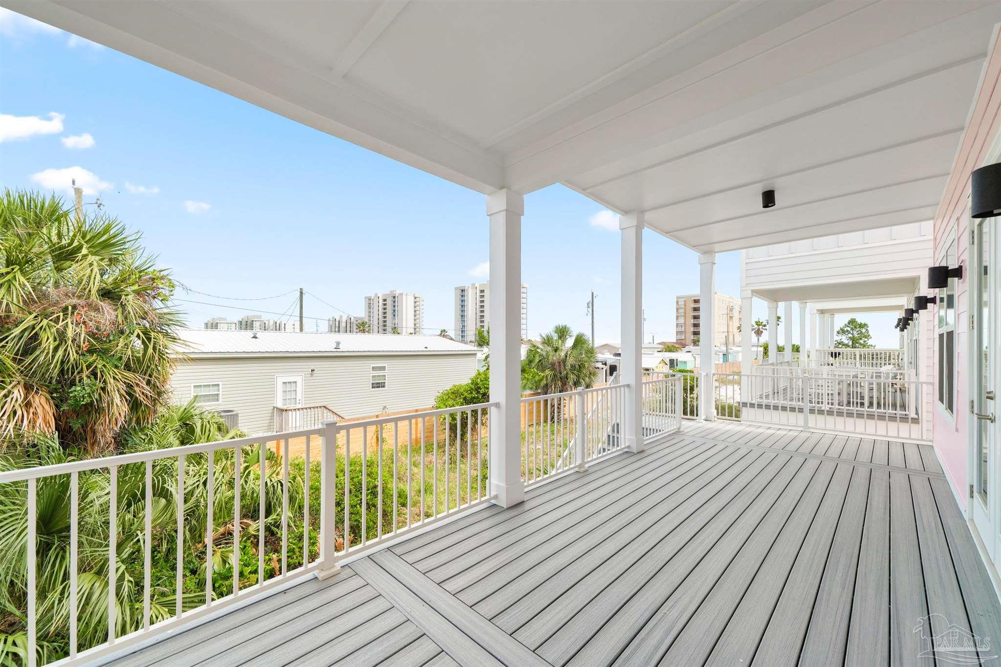 208 Clipper Dr