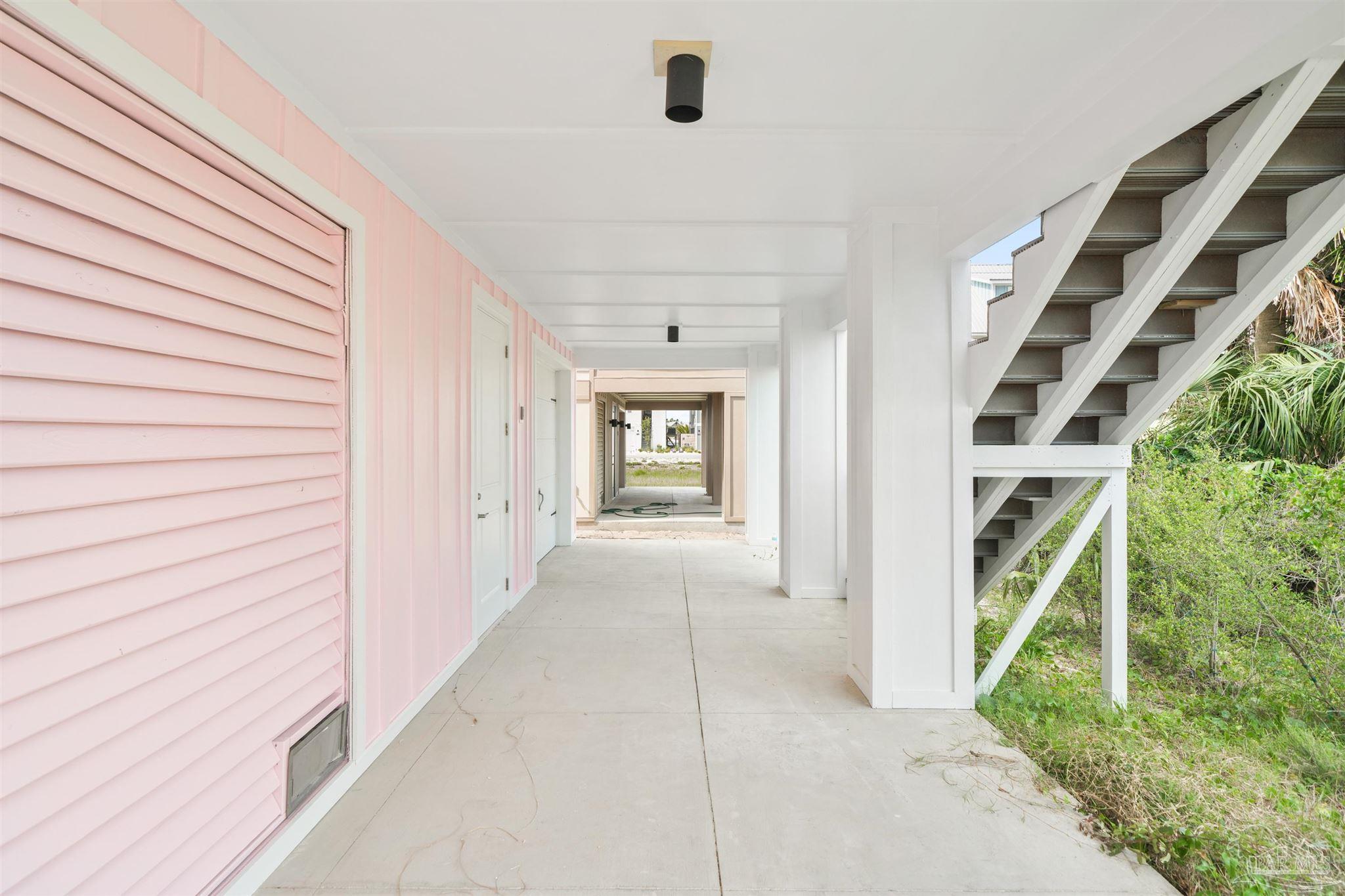 208 Clipper Dr