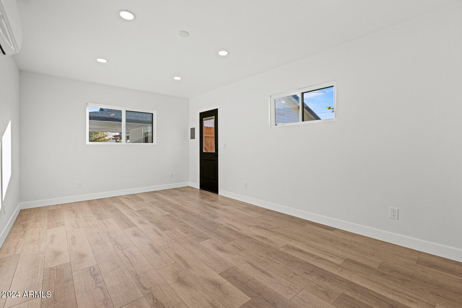 1930 E RANCHO Drive
