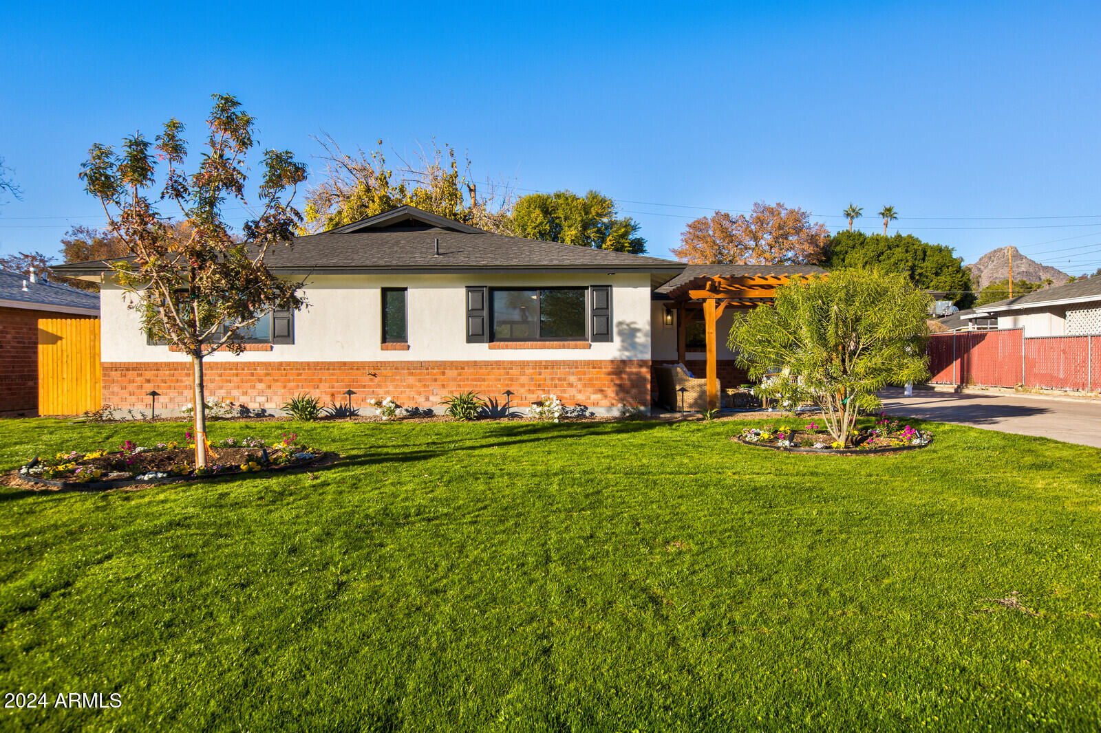 1930 E RANCHO Drive