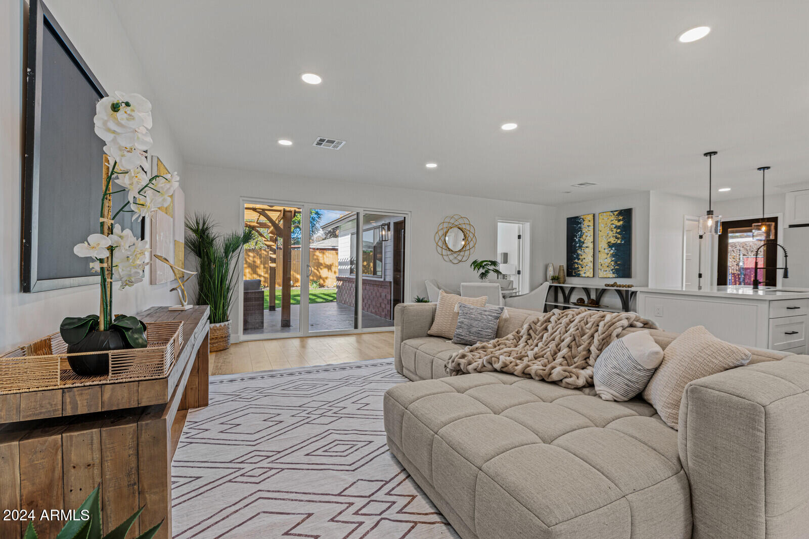 1930 E RANCHO Drive
