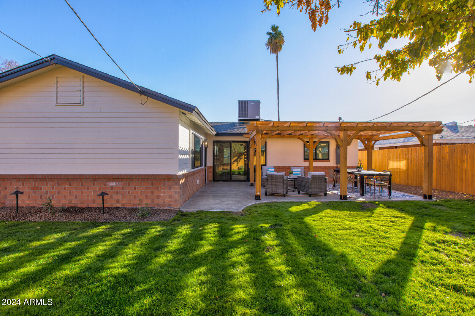 1930 E RANCHO Drive