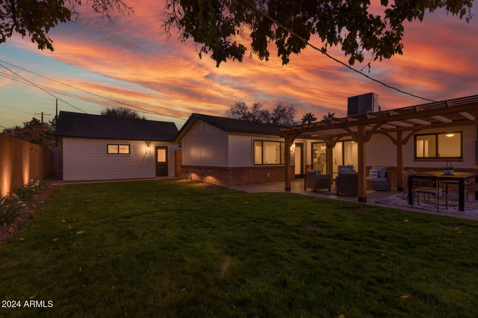 1930 E RANCHO Drive