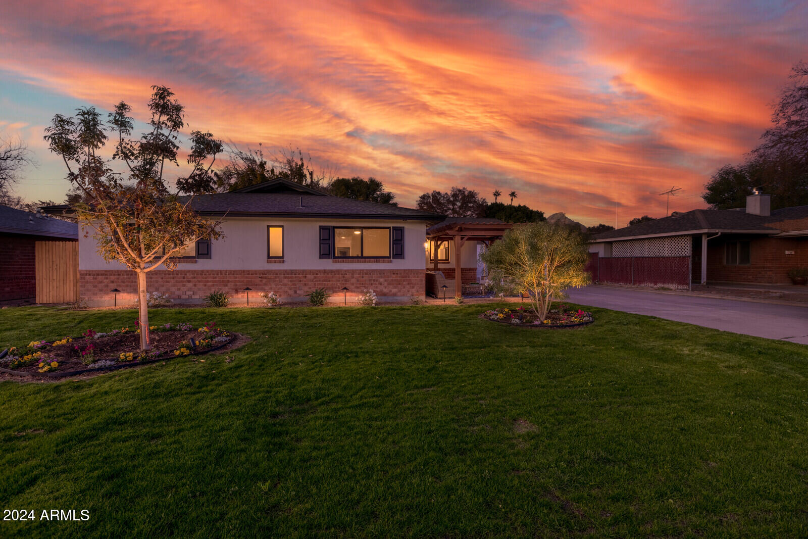 1930 E RANCHO Drive
