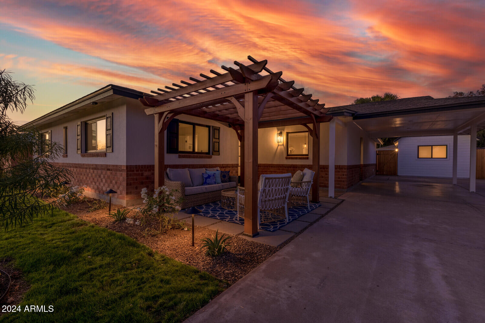 1930 E RANCHO Drive