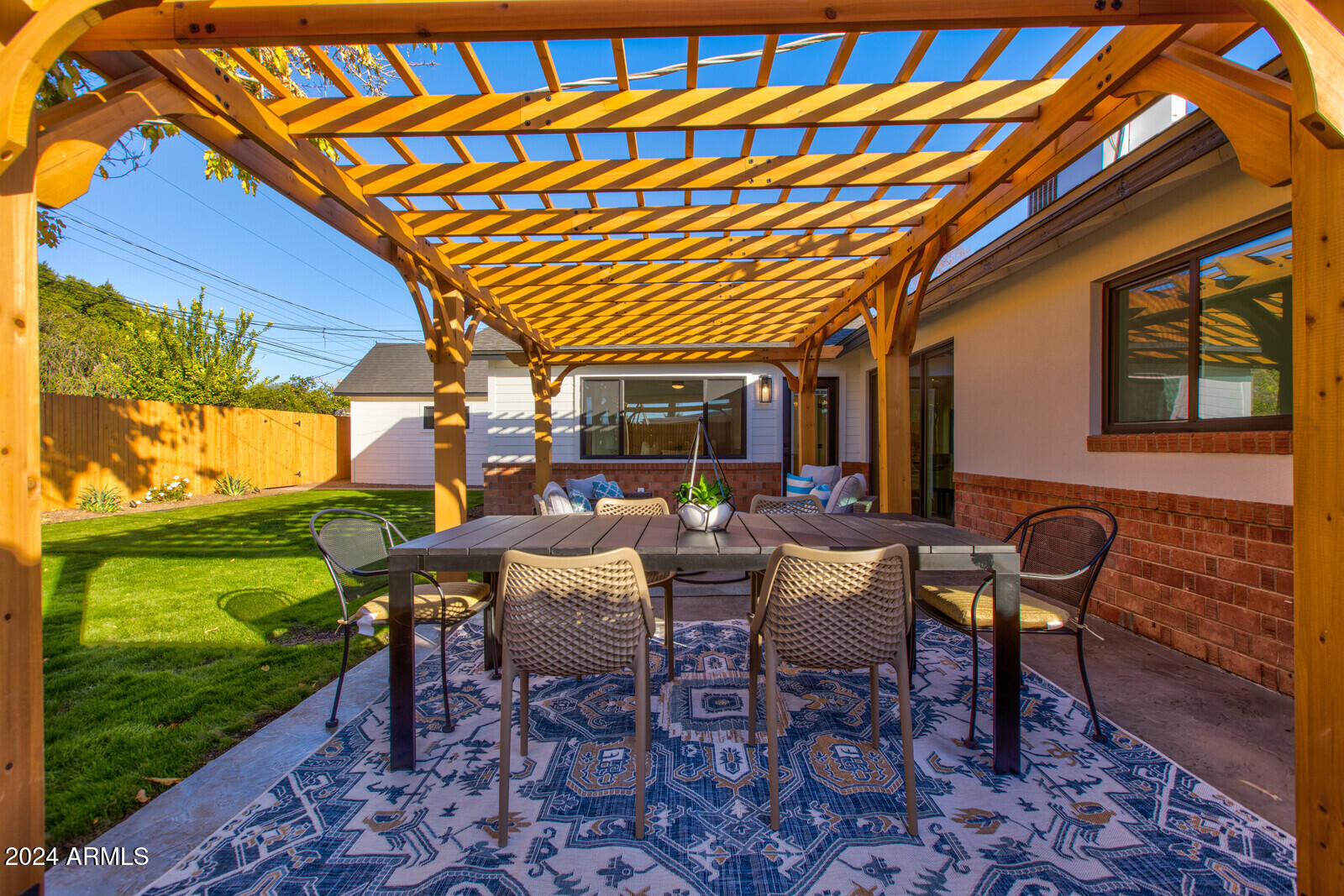 1930 E RANCHO Drive