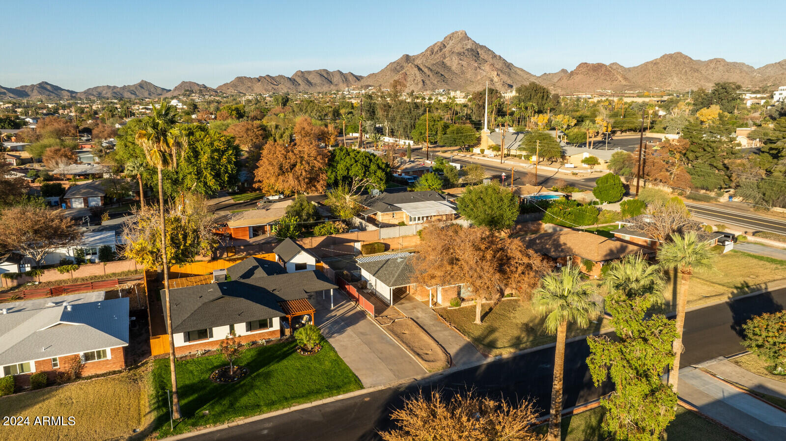 1930 E RANCHO Drive
