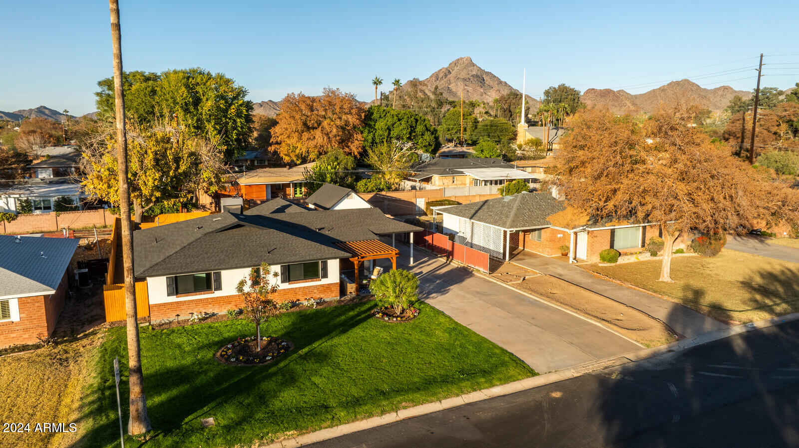 1930 E RANCHO Drive