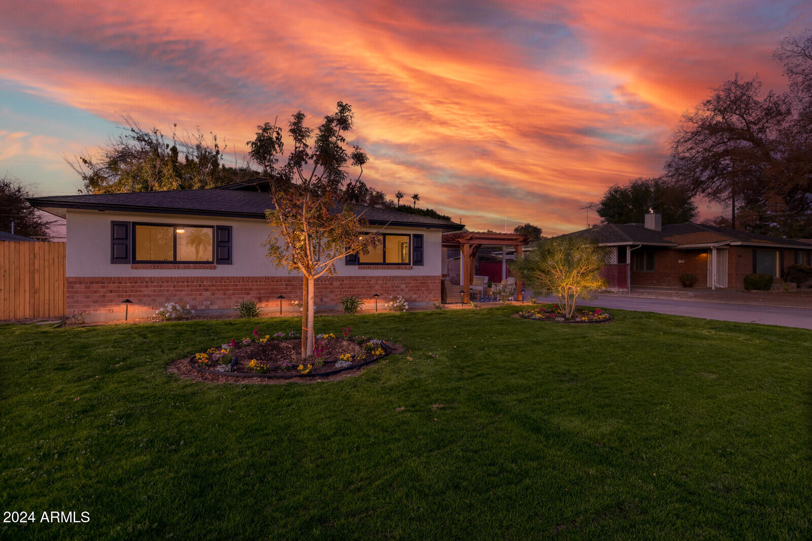 1930 E RANCHO Drive