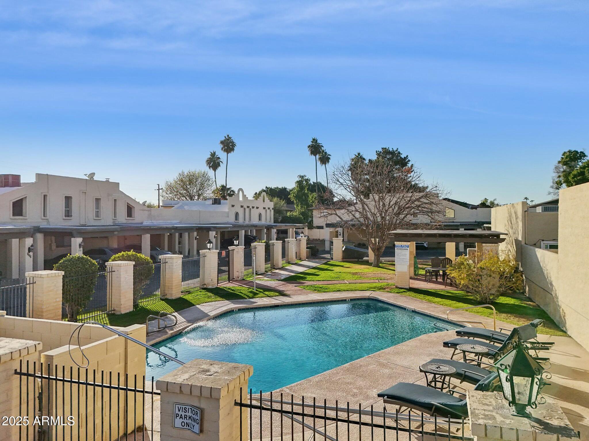 2227 E CATALINA Drive