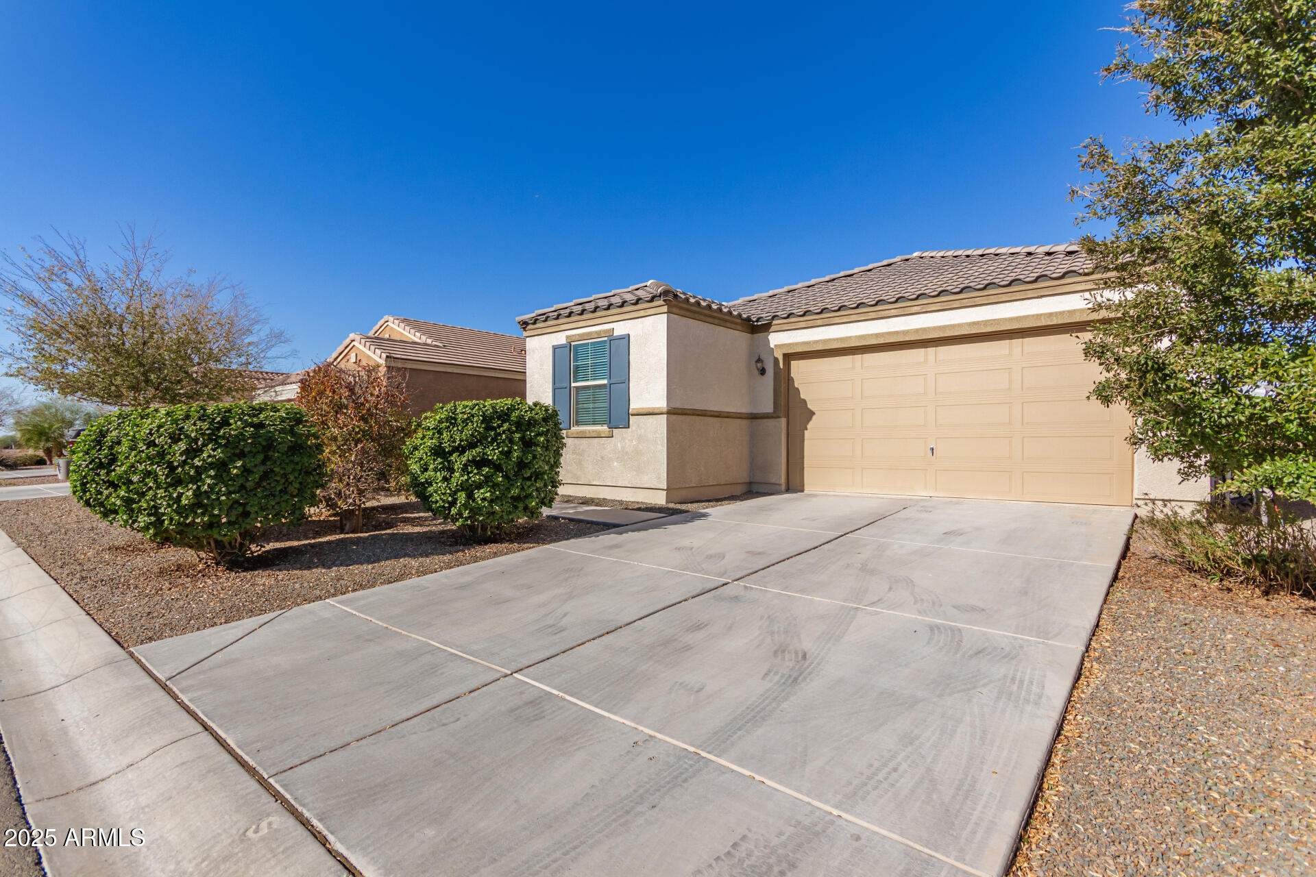 1154 W LOWELL Drive