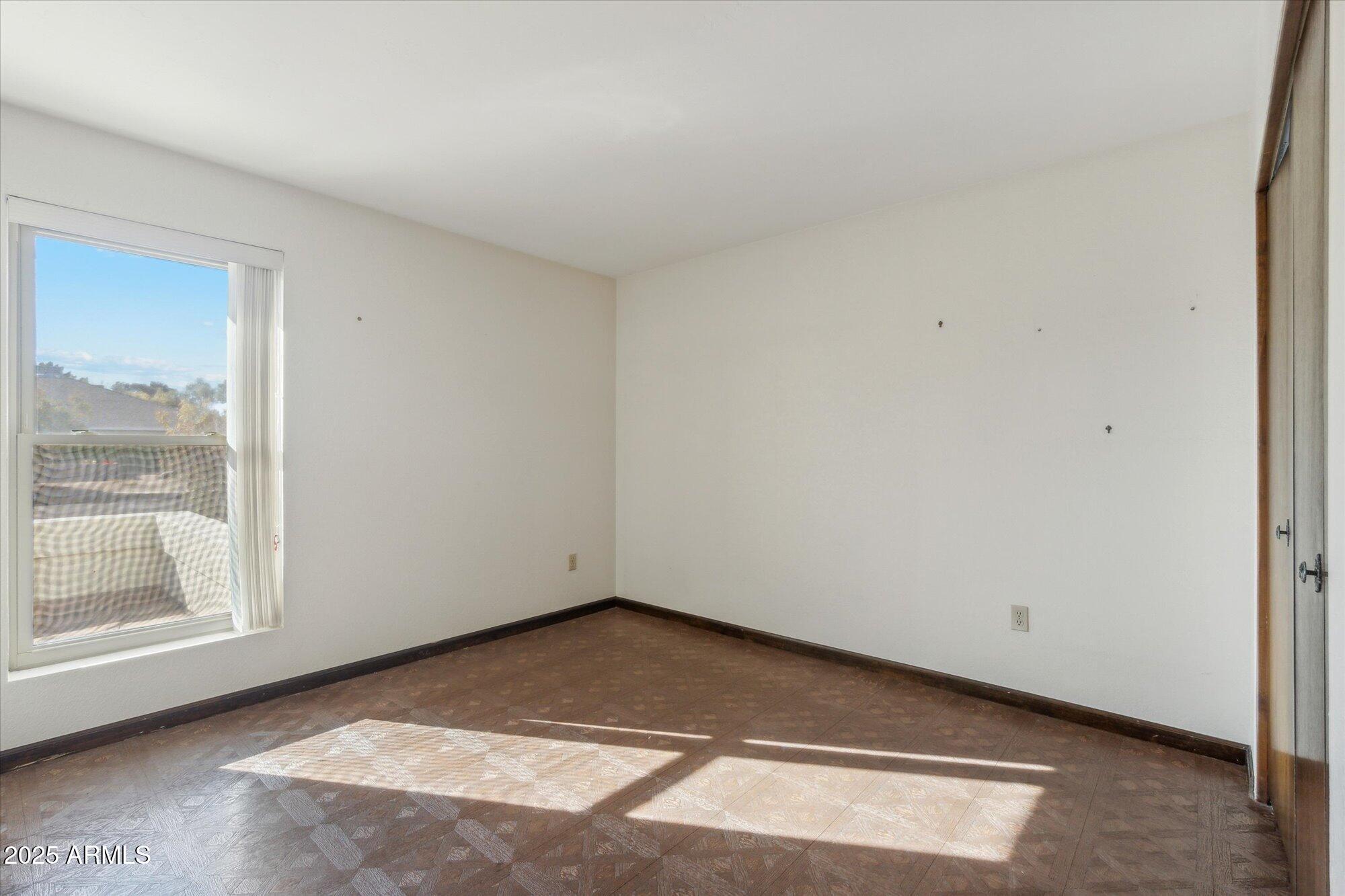 1886 E BENDIX Drive