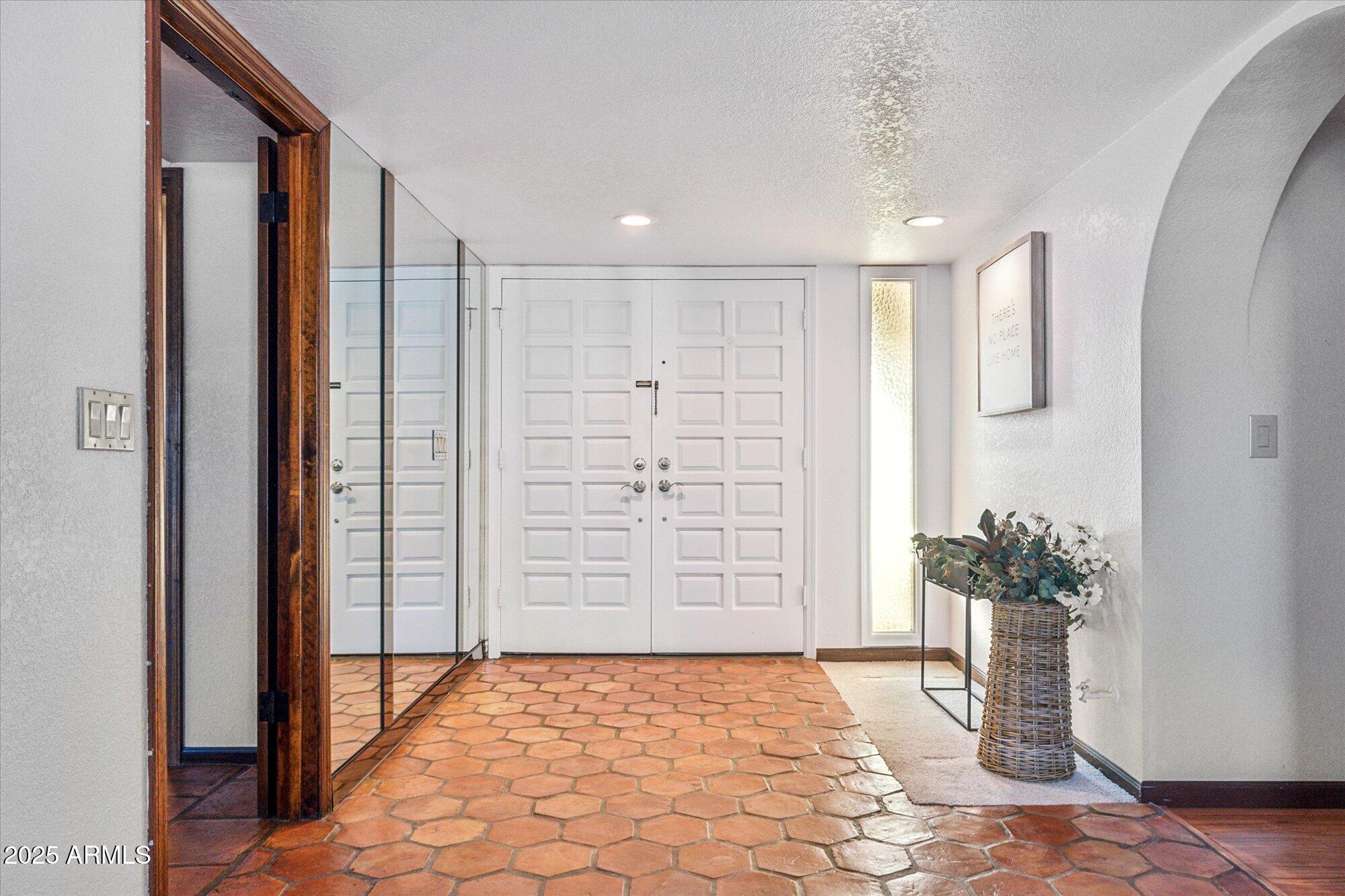 1886 E BENDIX Drive