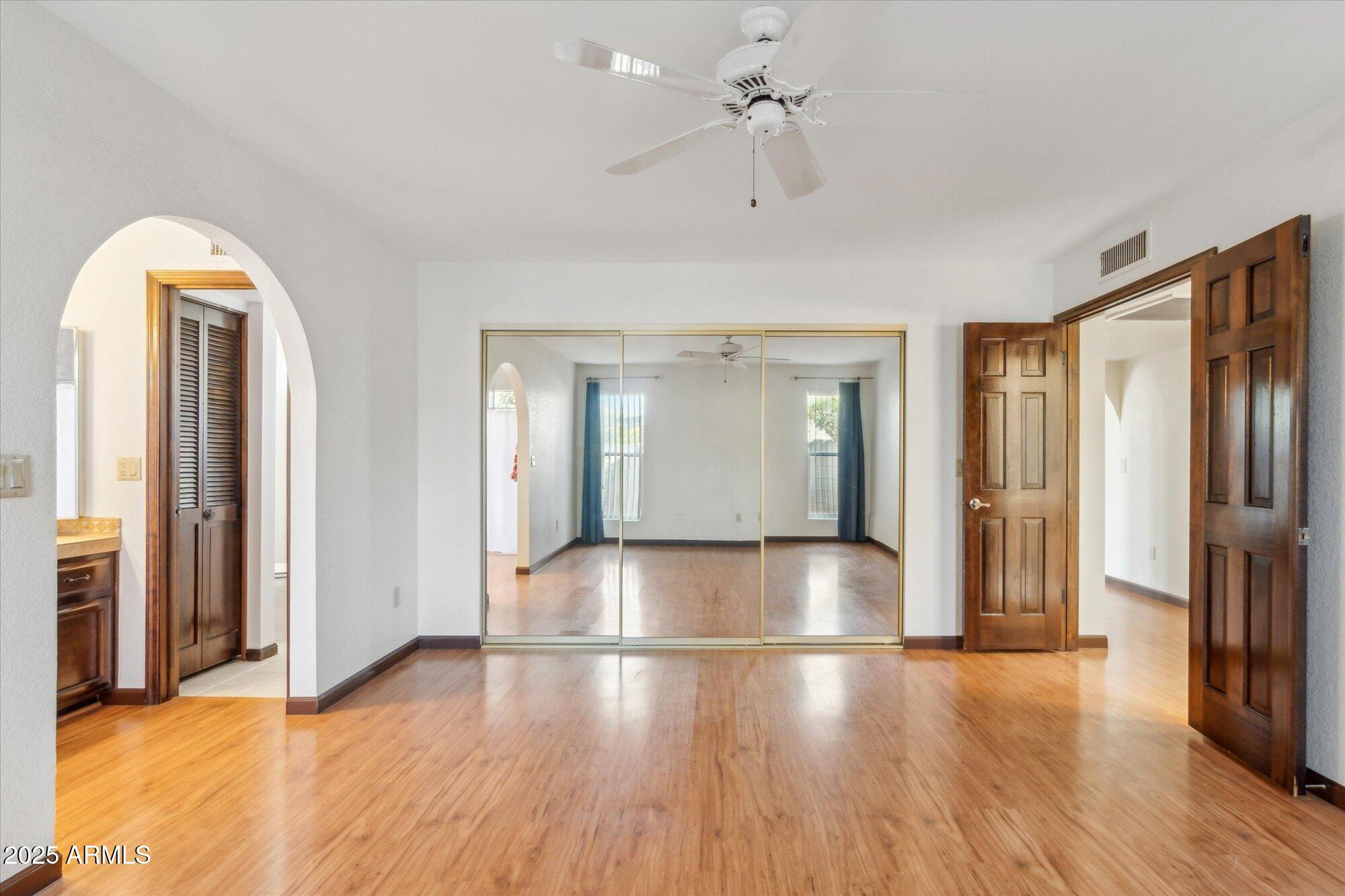 1886 E BENDIX Drive