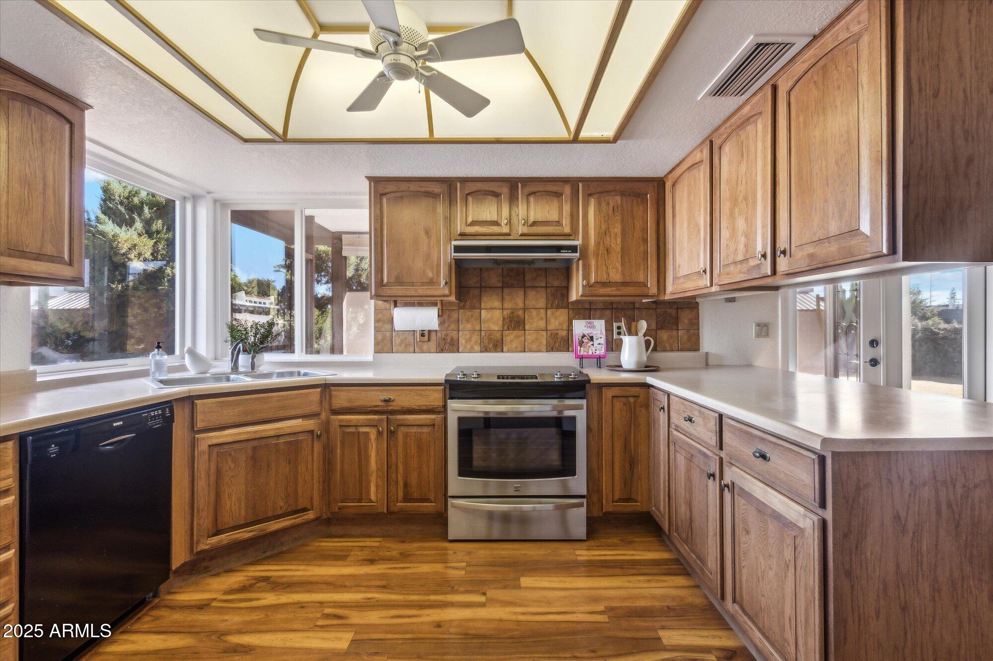 1886 E BENDIX Drive