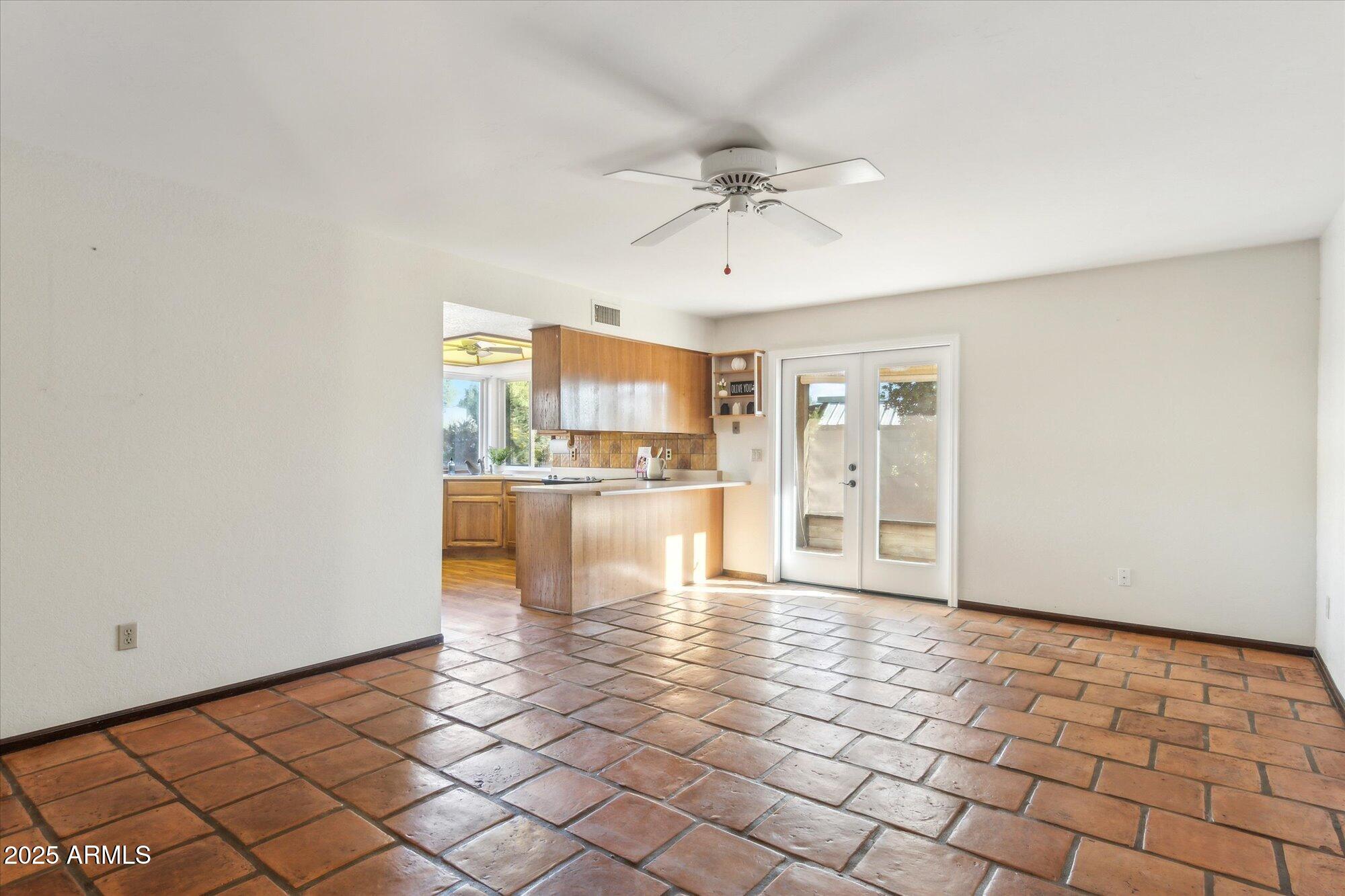 1886 E BENDIX Drive