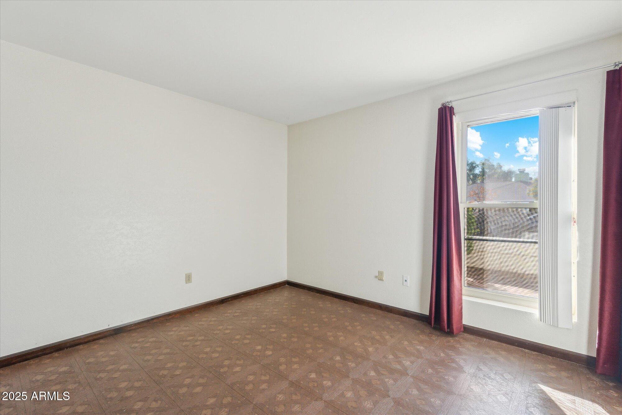 1886 E BENDIX Drive