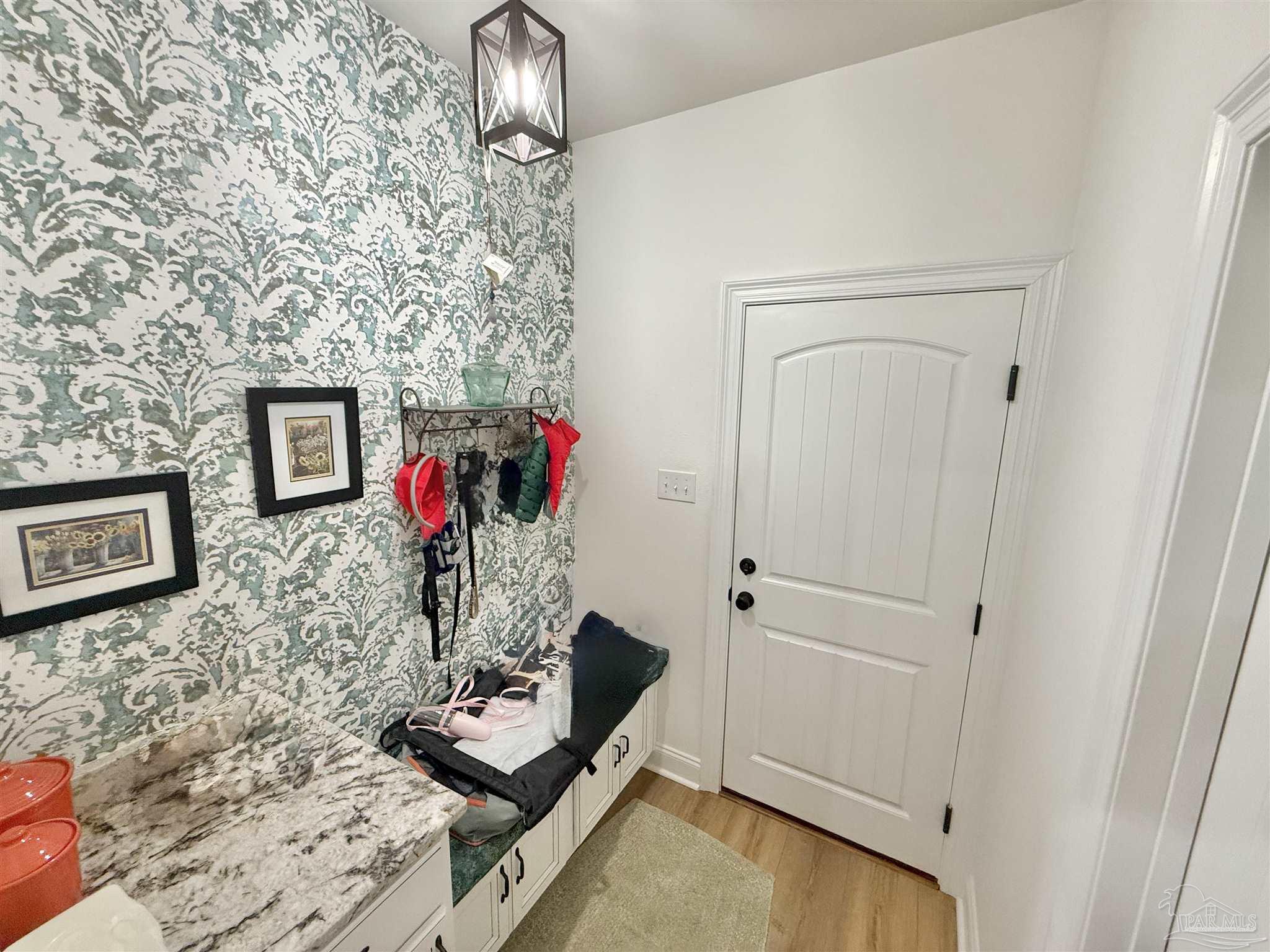 405 Waterbury Ct