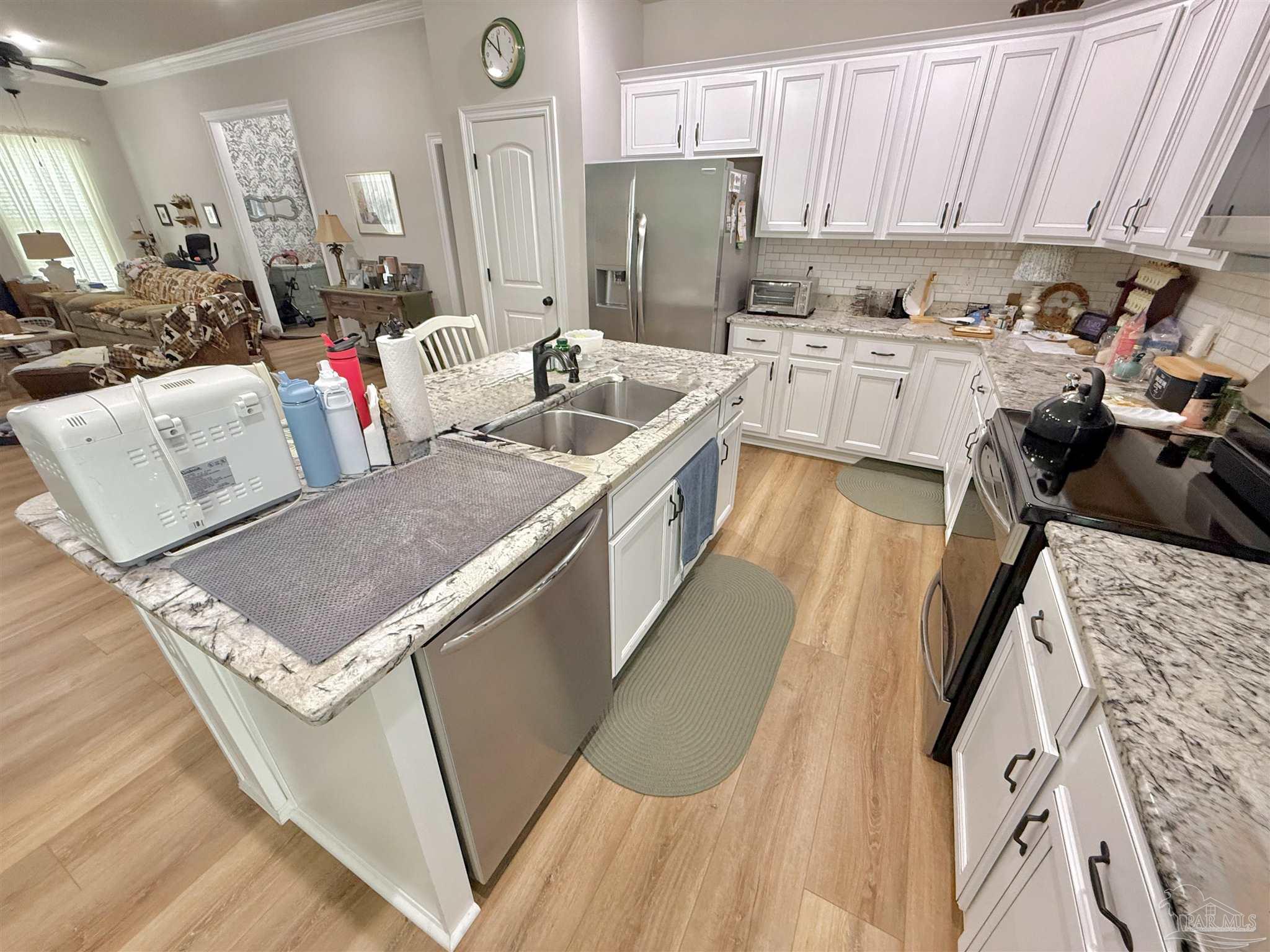 405 Waterbury Ct