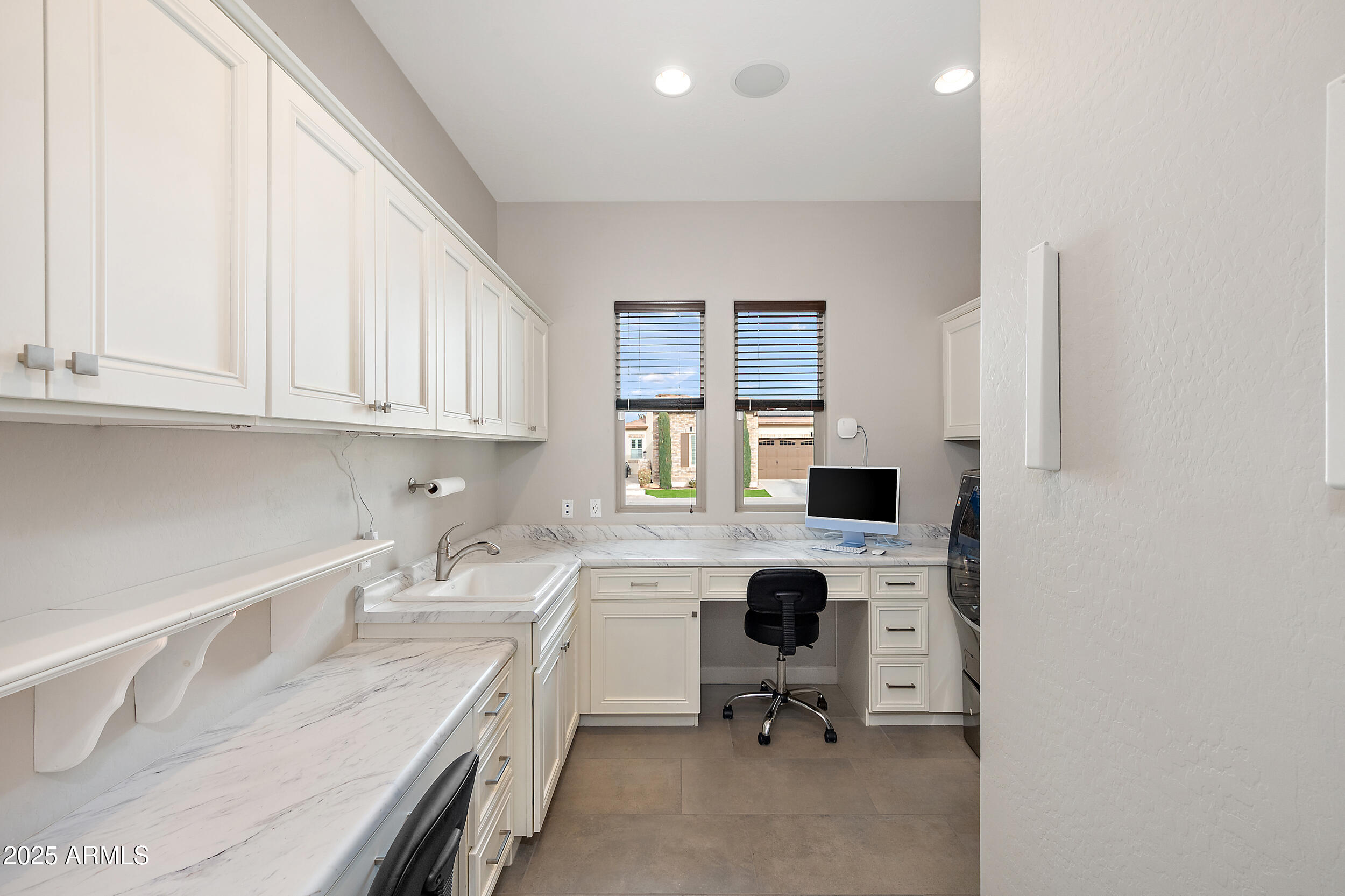 37061 N STONEWARE Drive