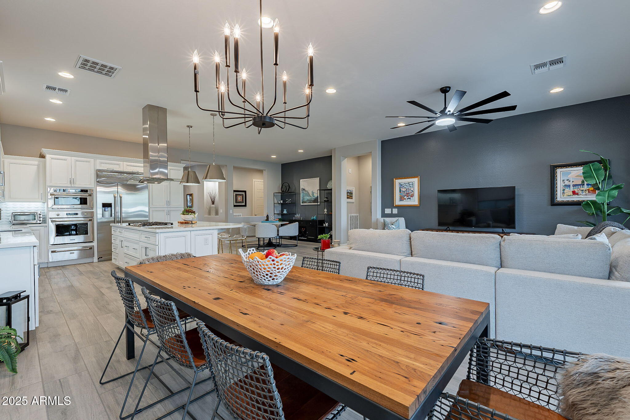 290 E TANGERINE Path