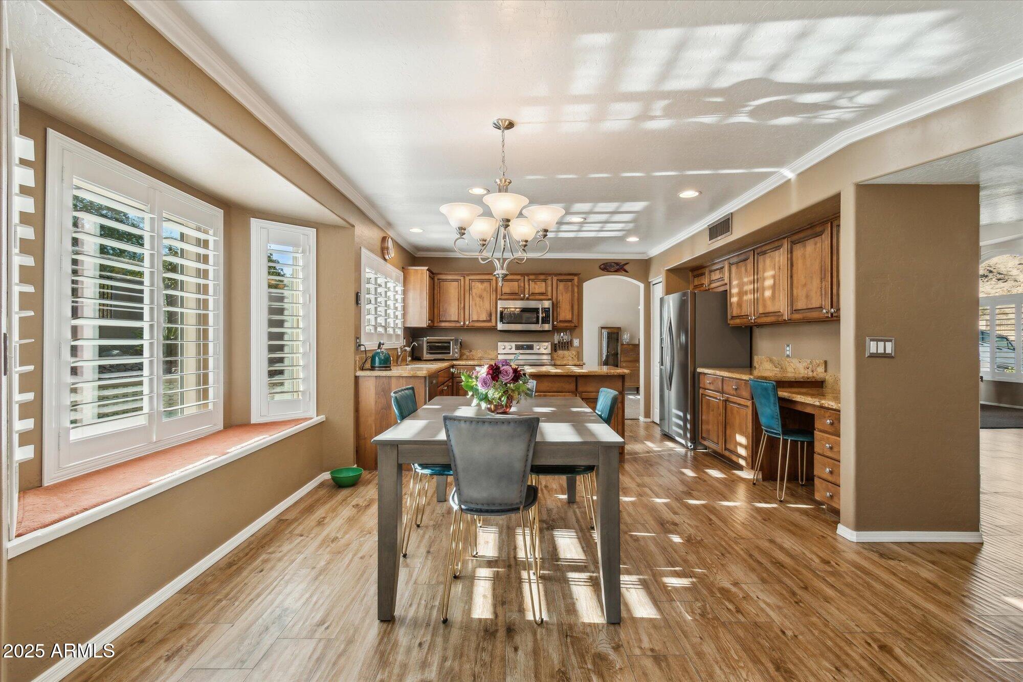 2249 E TAXIDEA Way