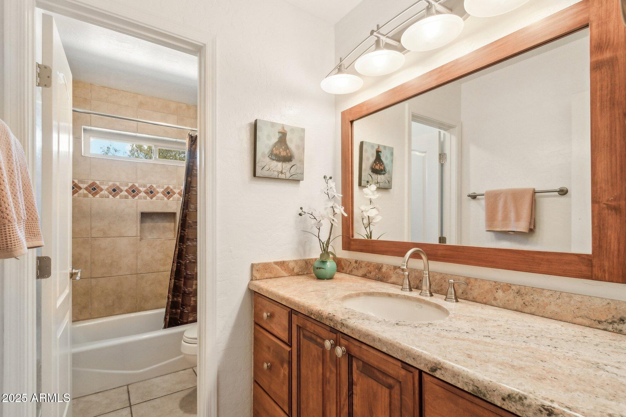 2249 E TAXIDEA Way