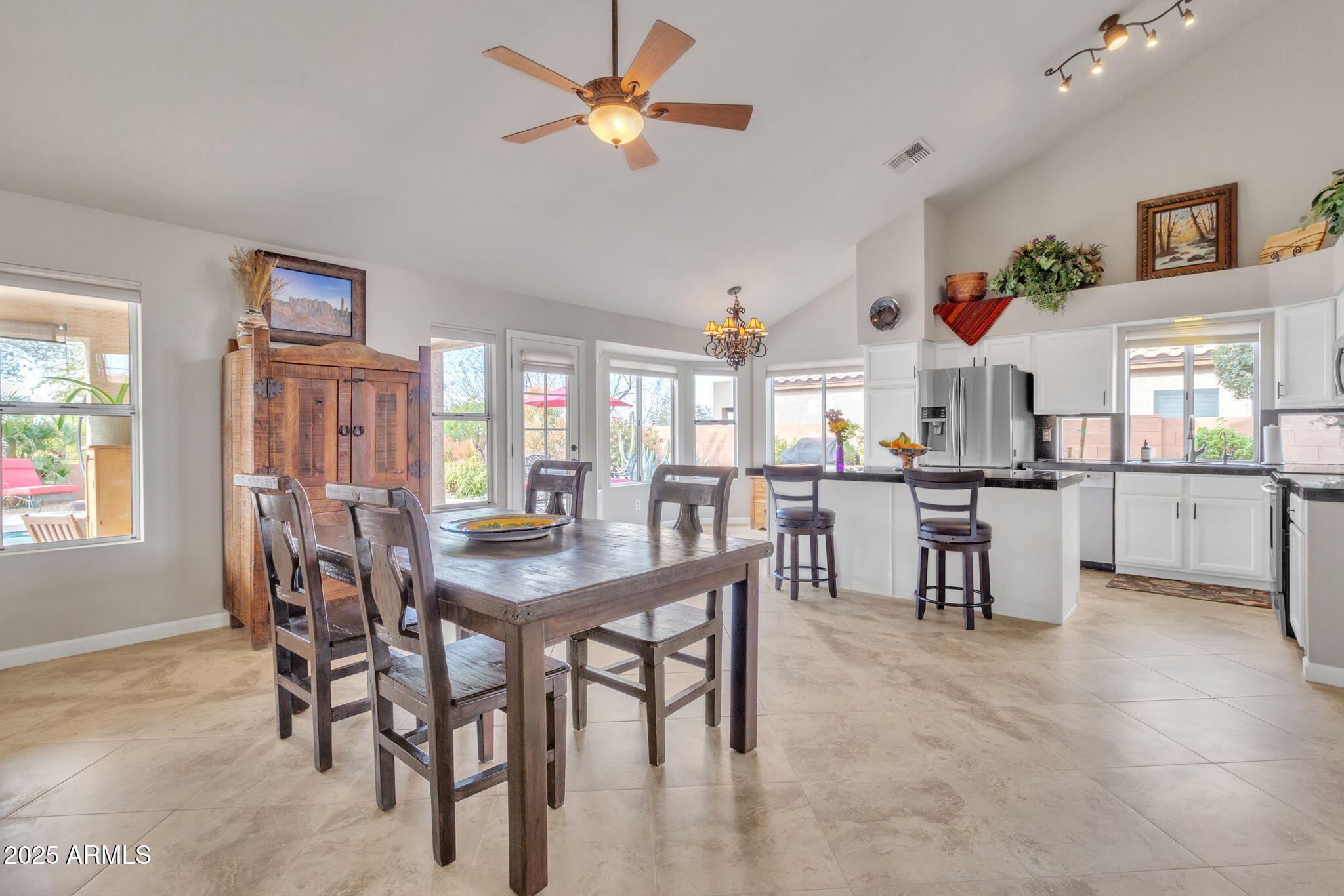 4028 N RANIER