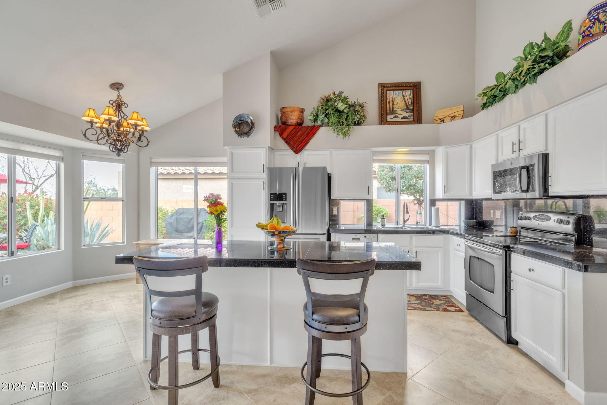 4028 N RANIER