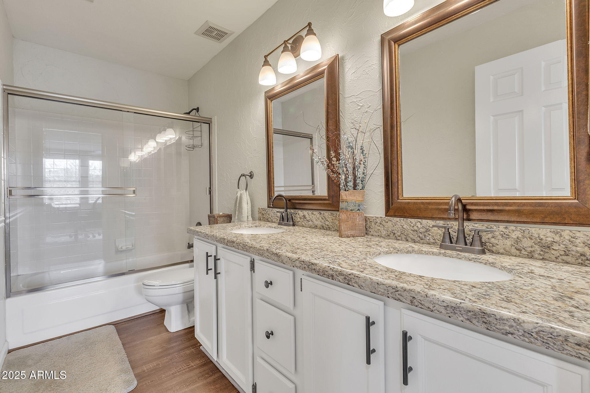 4028 N RANIER