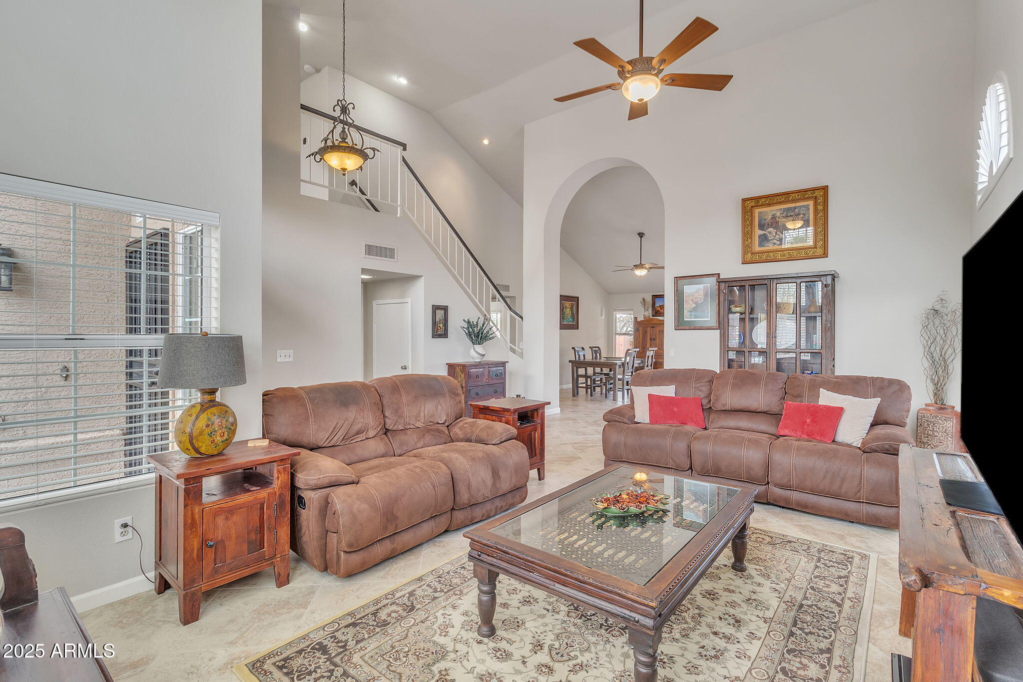 4028 N RANIER