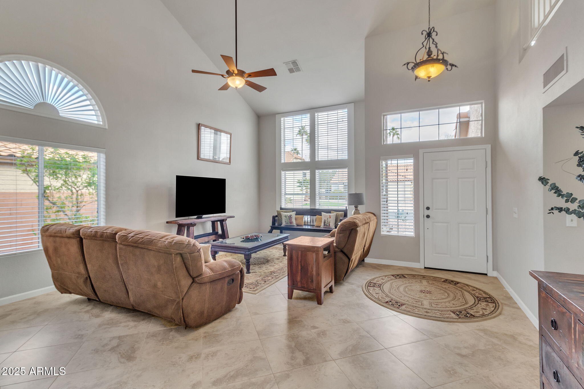 4028 N RANIER