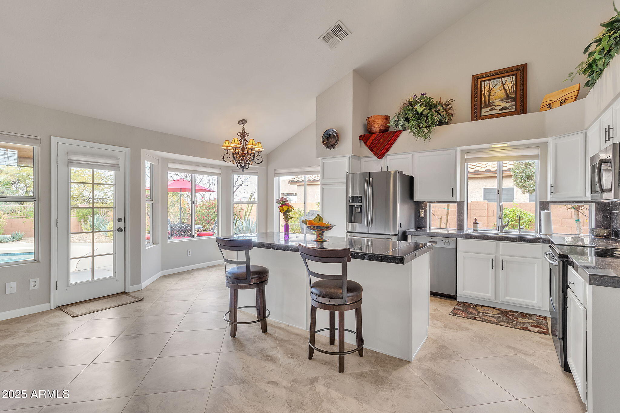 4028 N RANIER