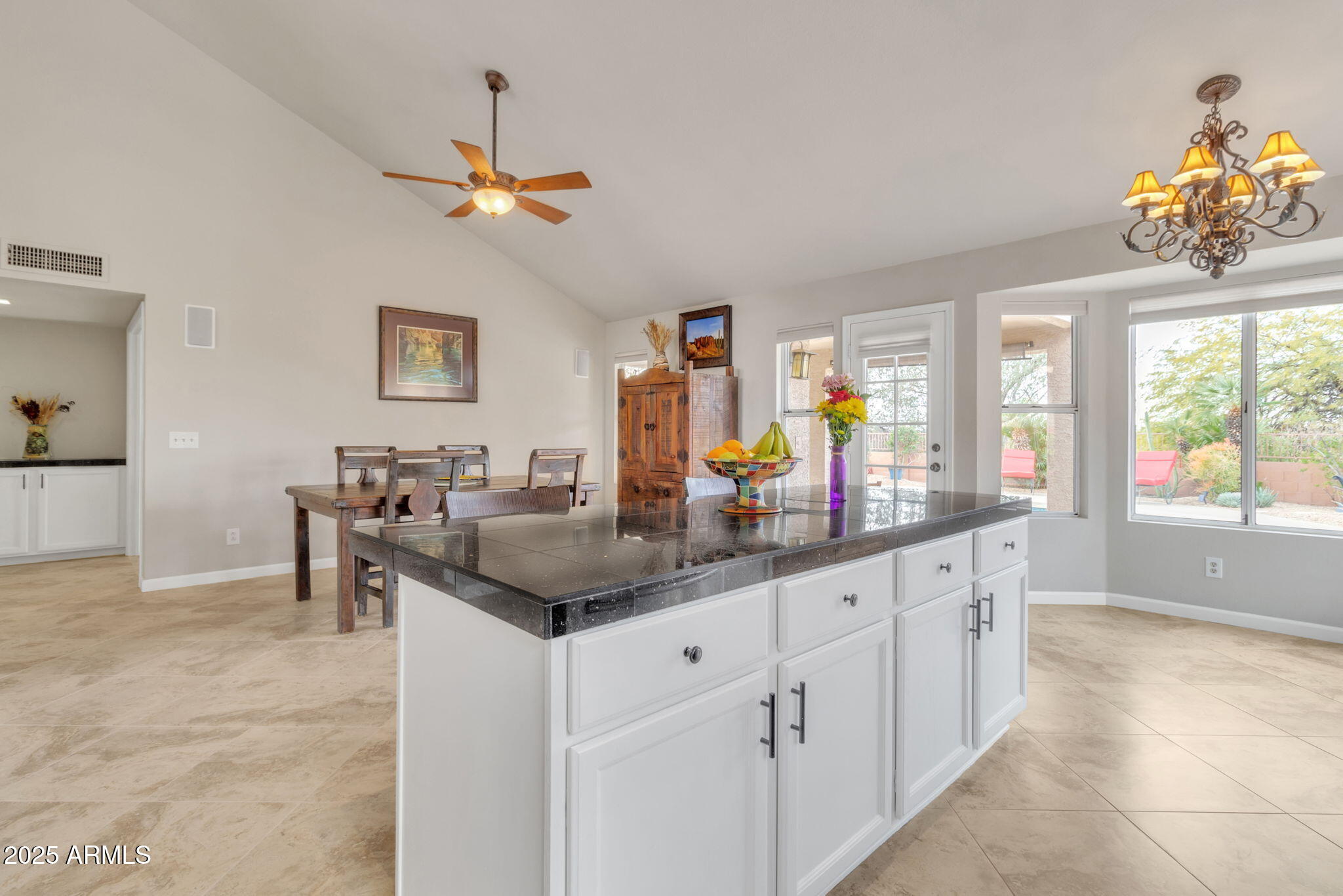 4028 N RANIER