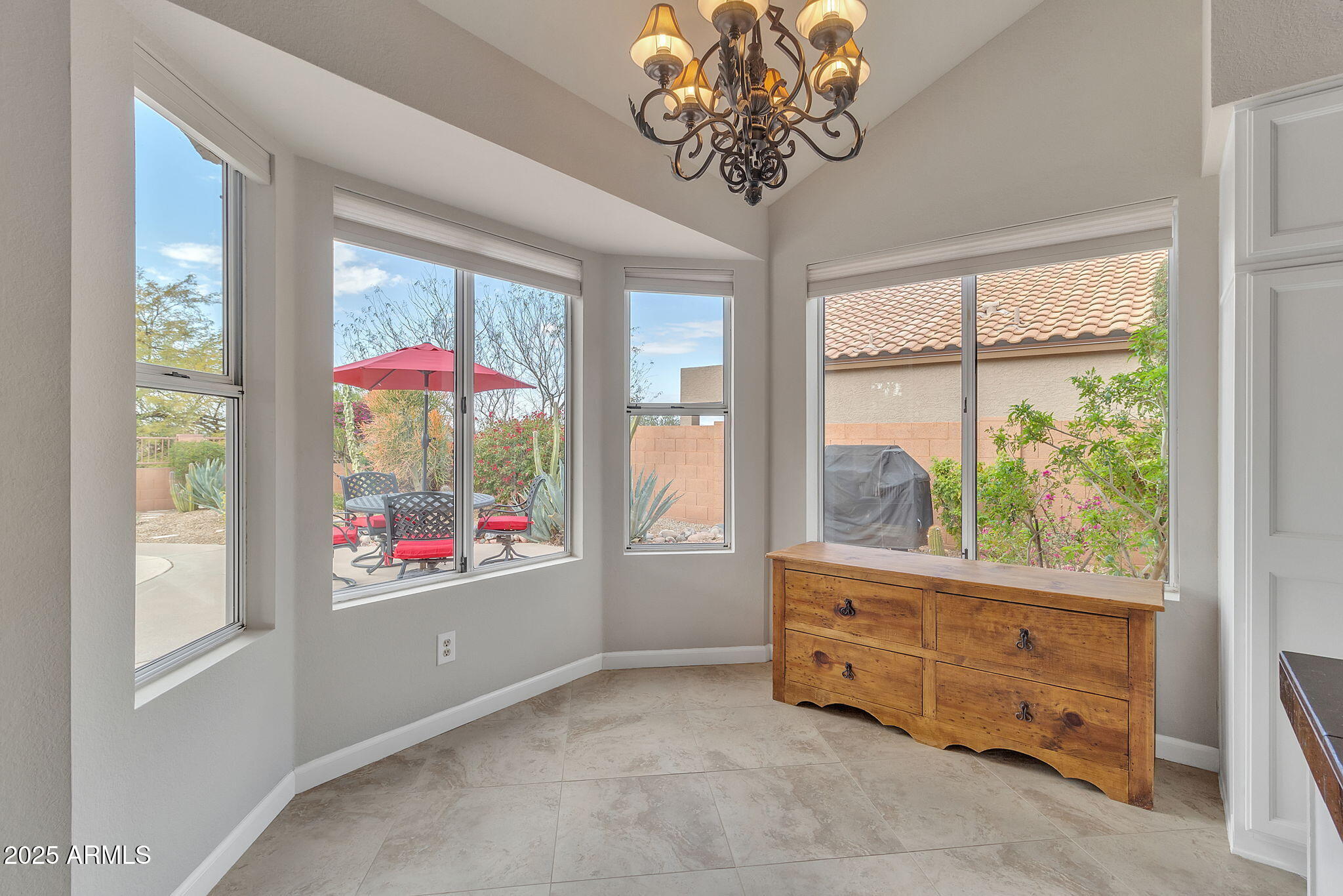 4028 N RANIER
