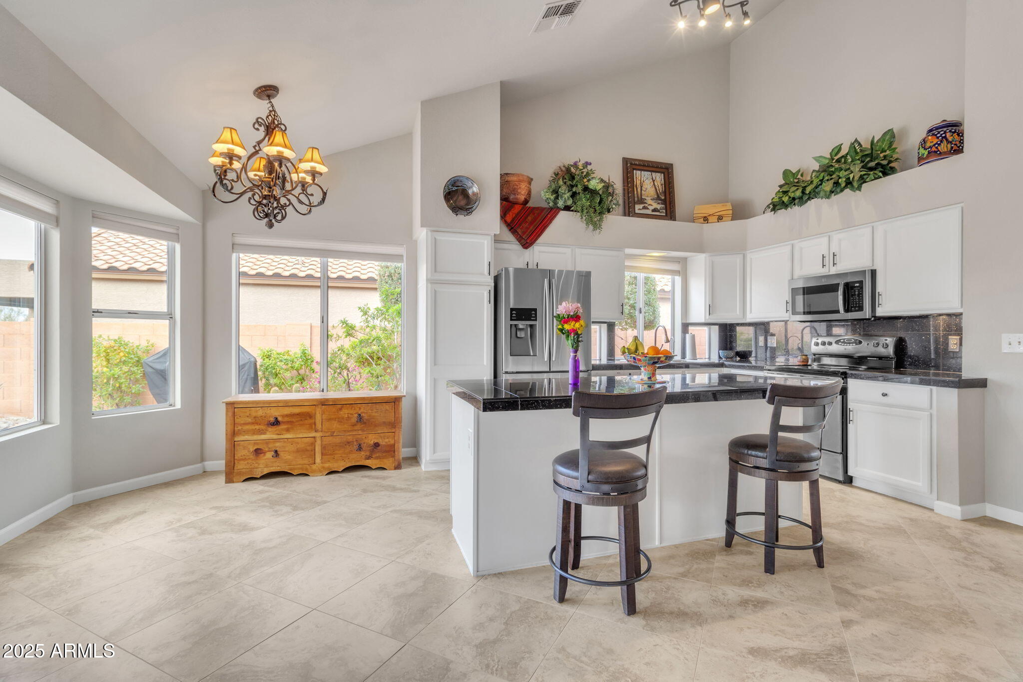 4028 N RANIER