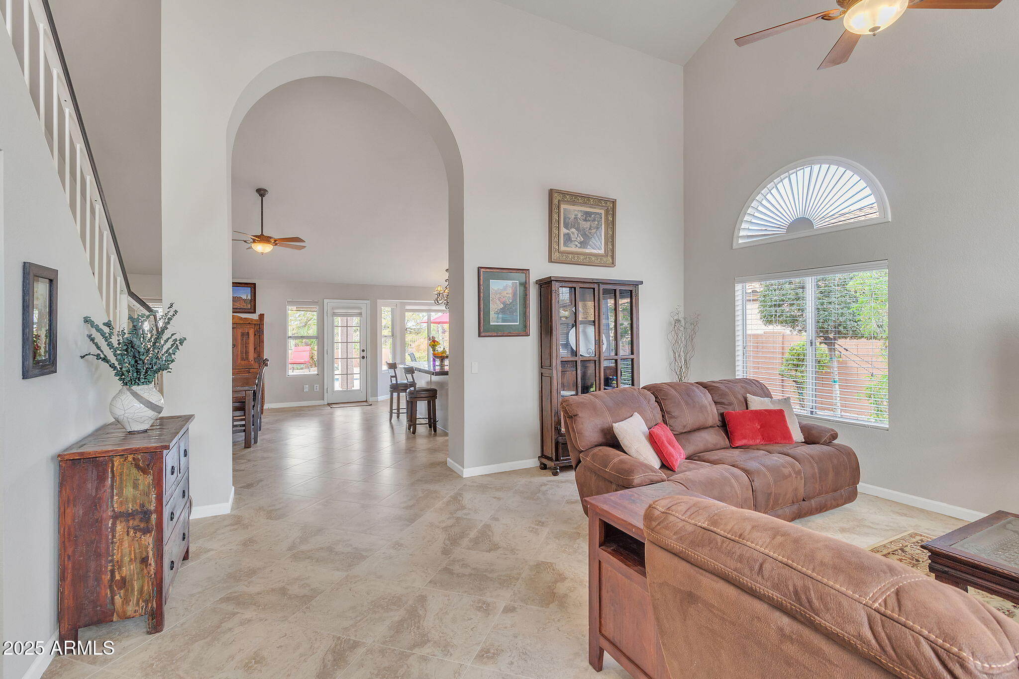 4028 N RANIER