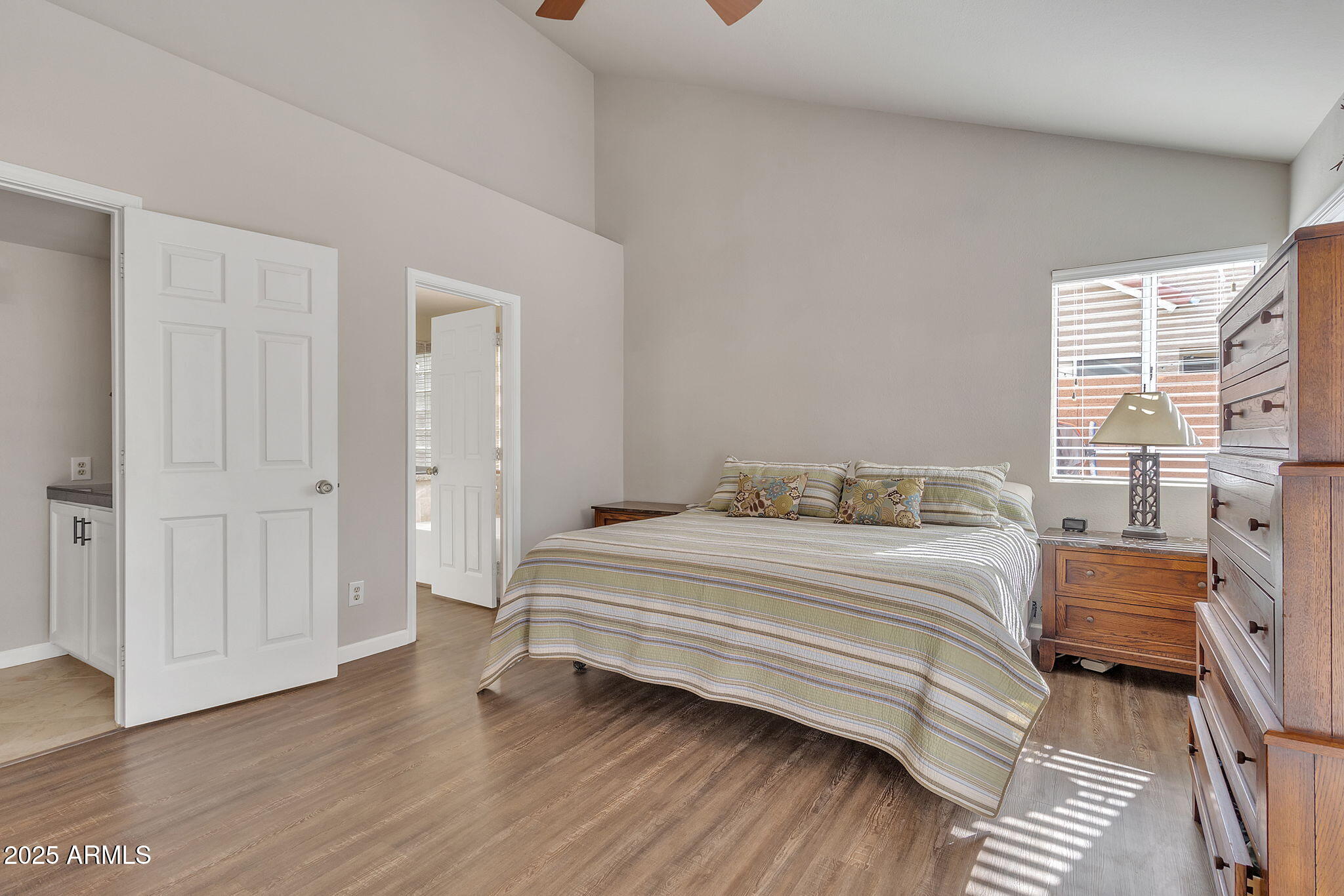4028 N RANIER