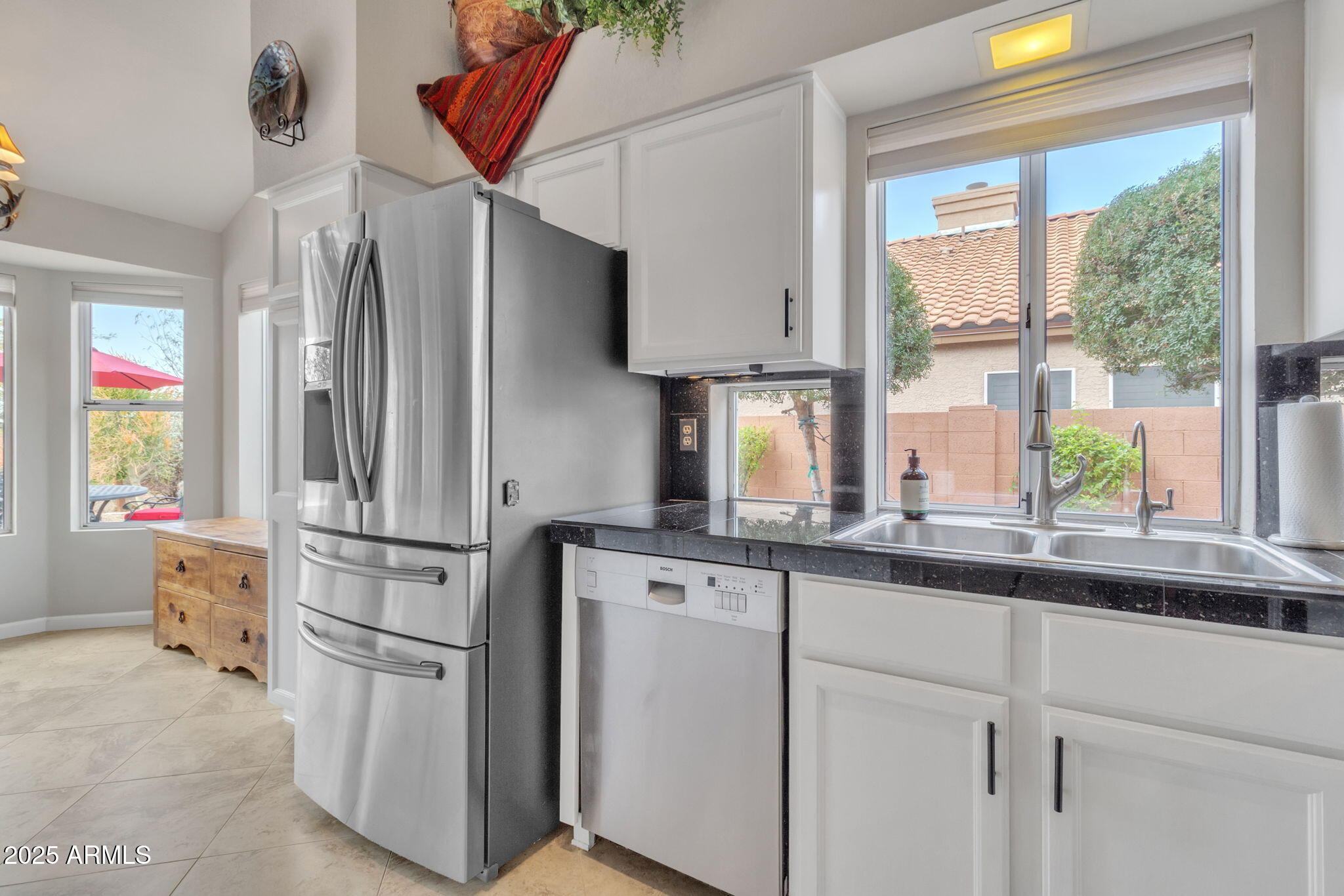 4028 N RANIER