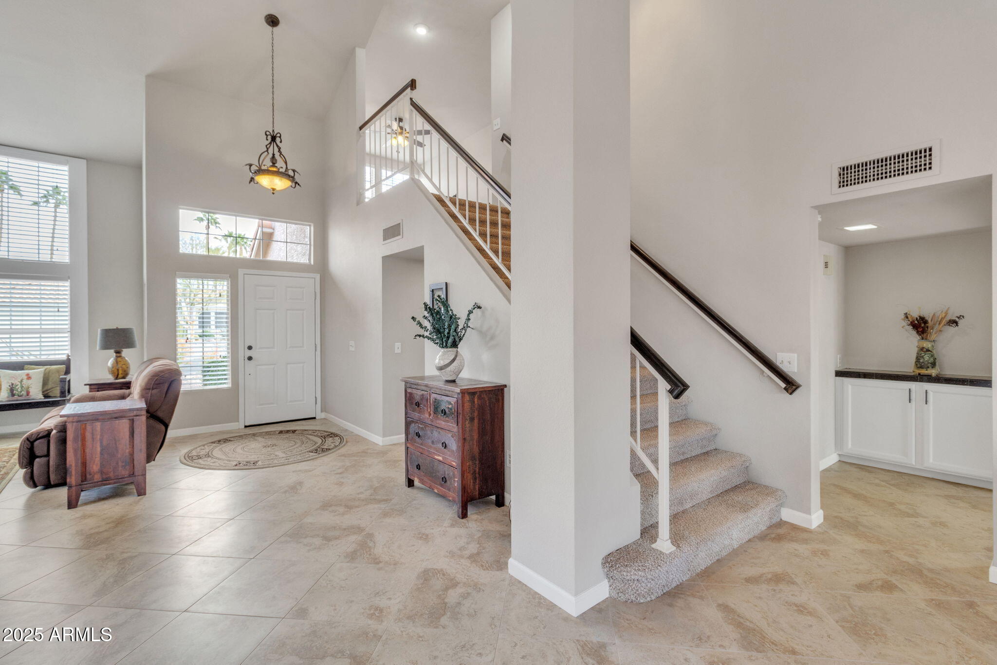 4028 N RANIER