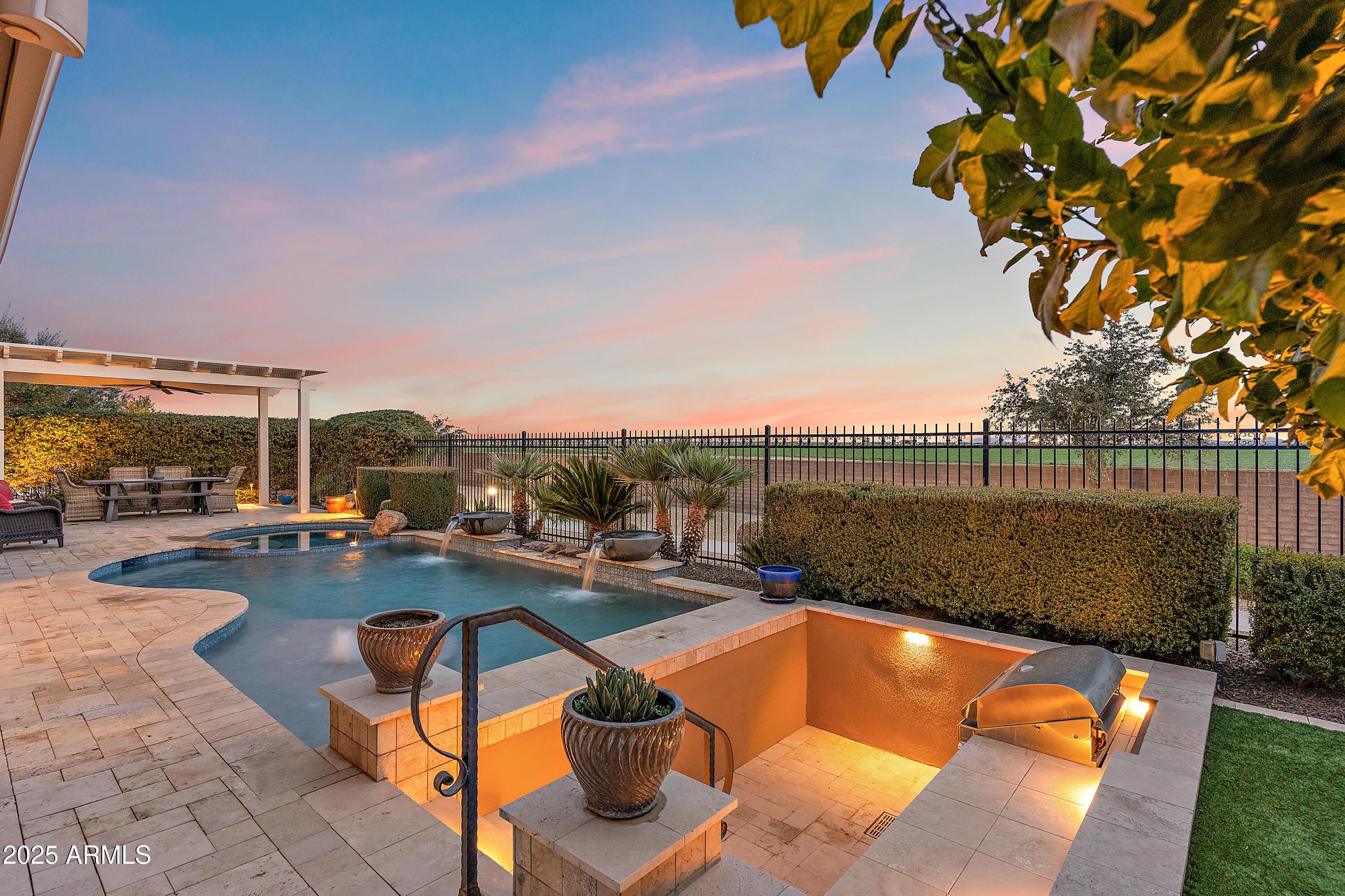 1457 E COPPER Hollow