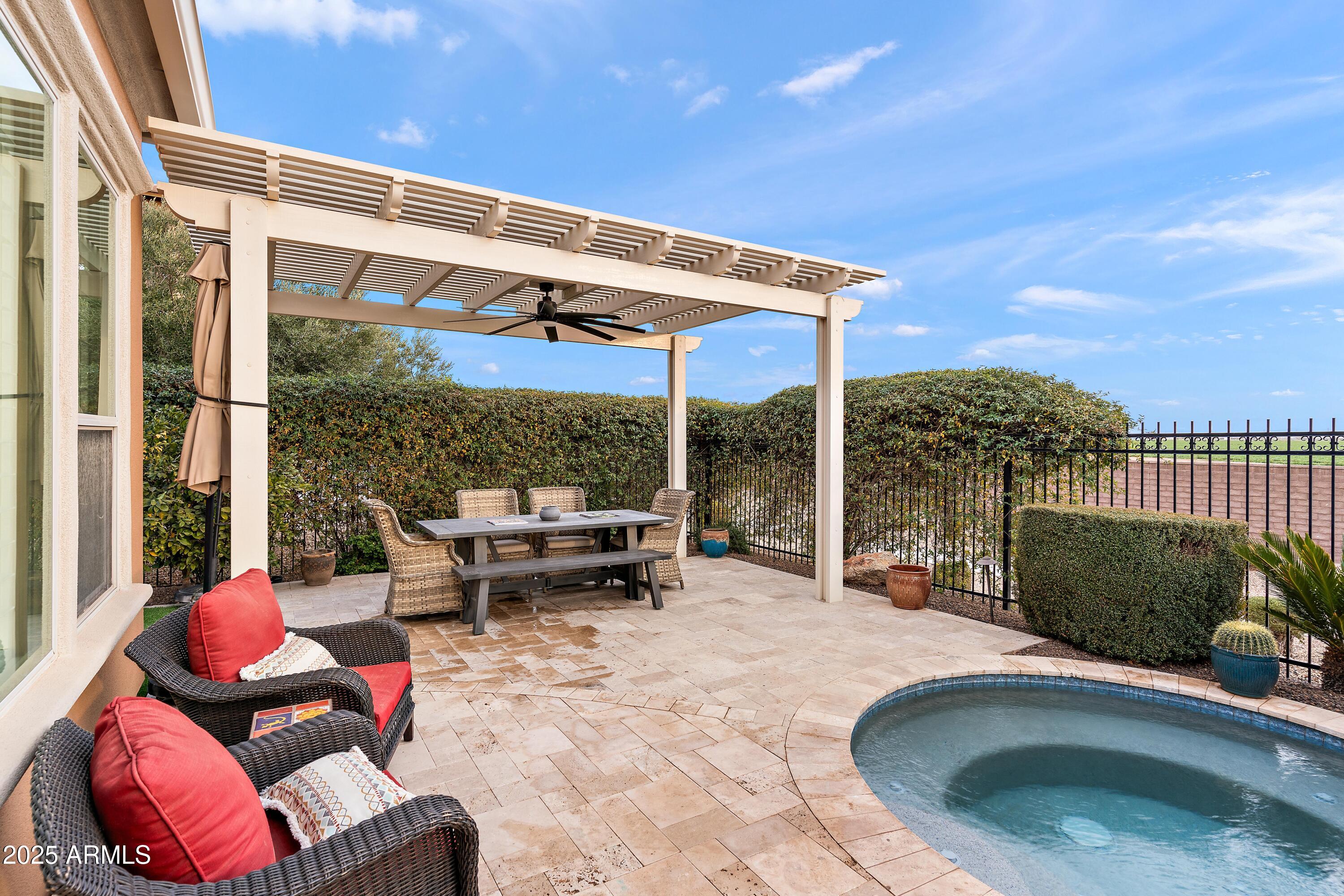 1457 E COPPER Hollow