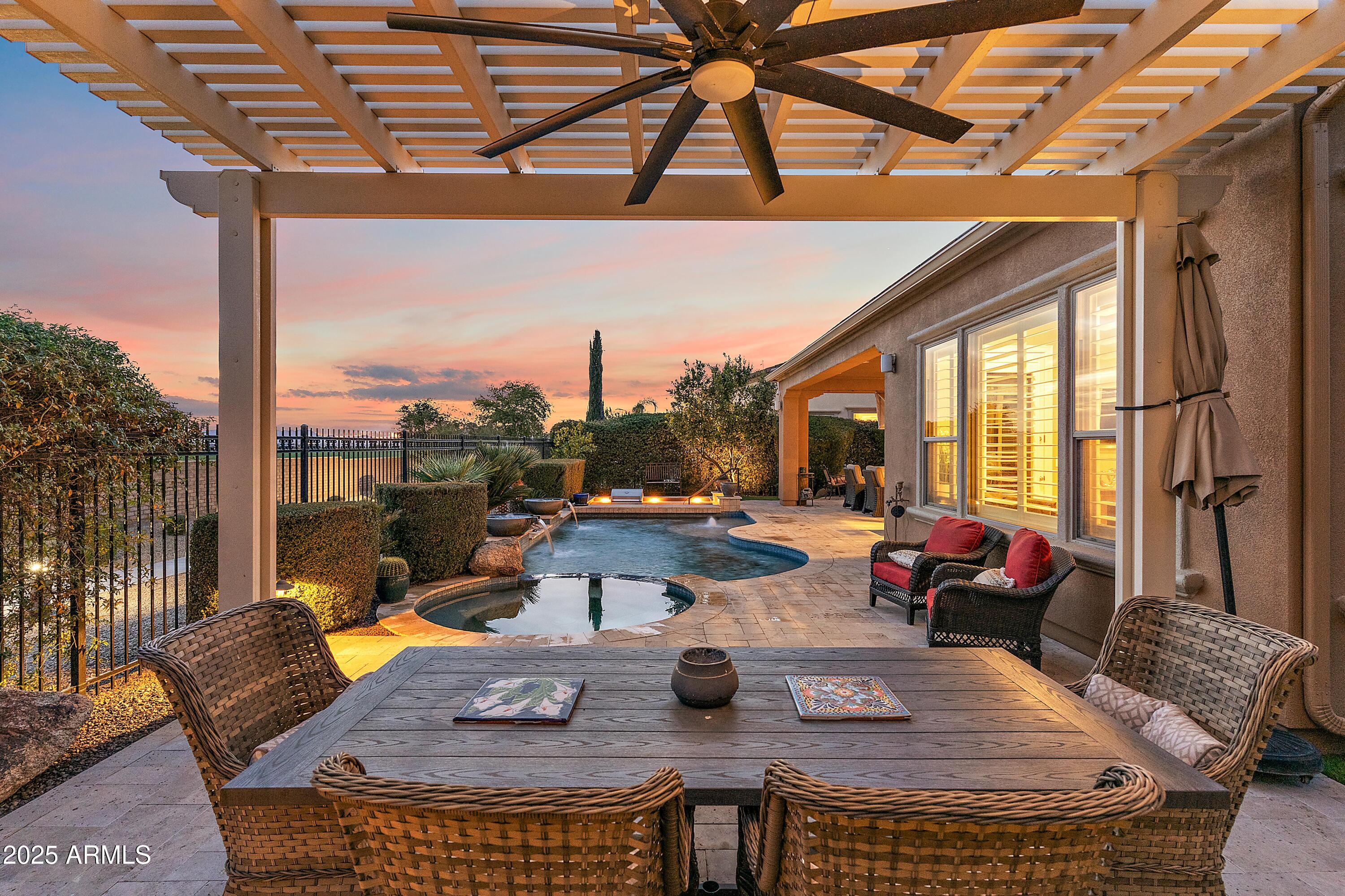 1457 E COPPER Hollow