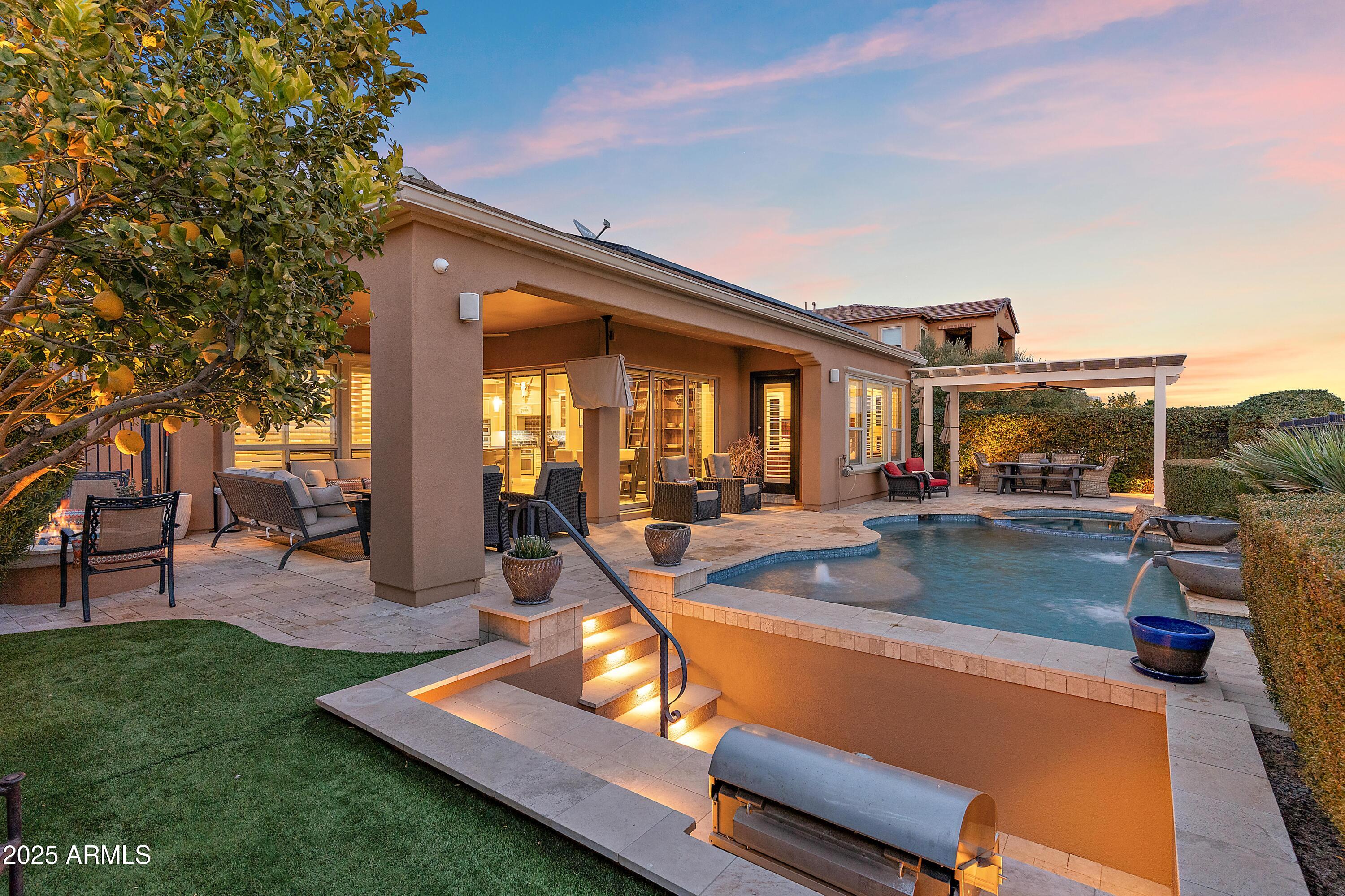 1457 E COPPER Hollow