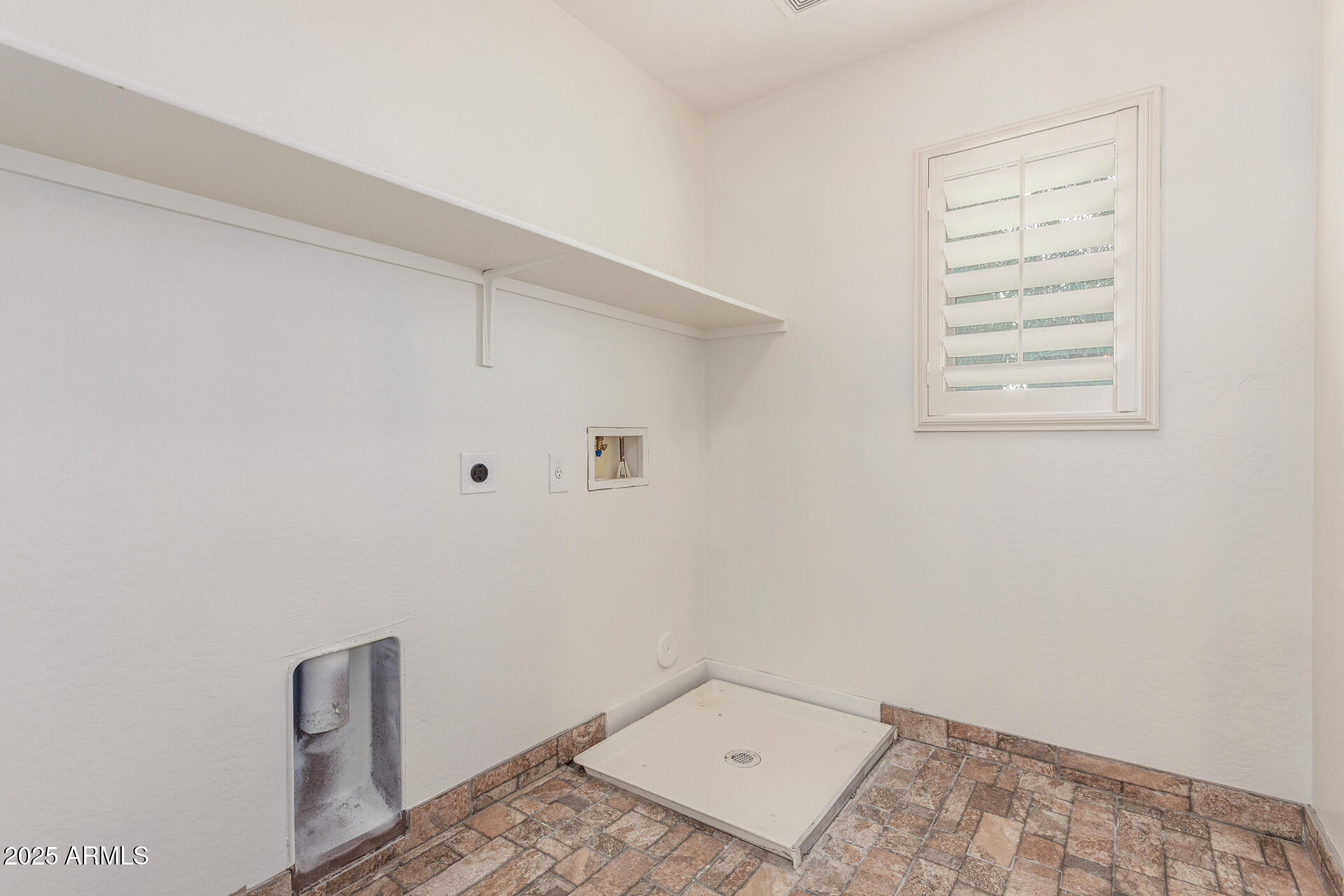 3883 E SANTA FE Lane