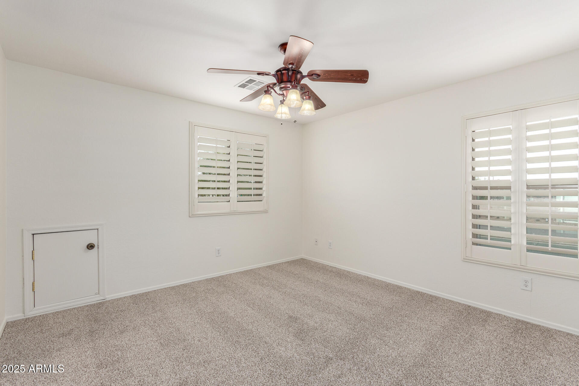 3883 E SANTA FE Lane
