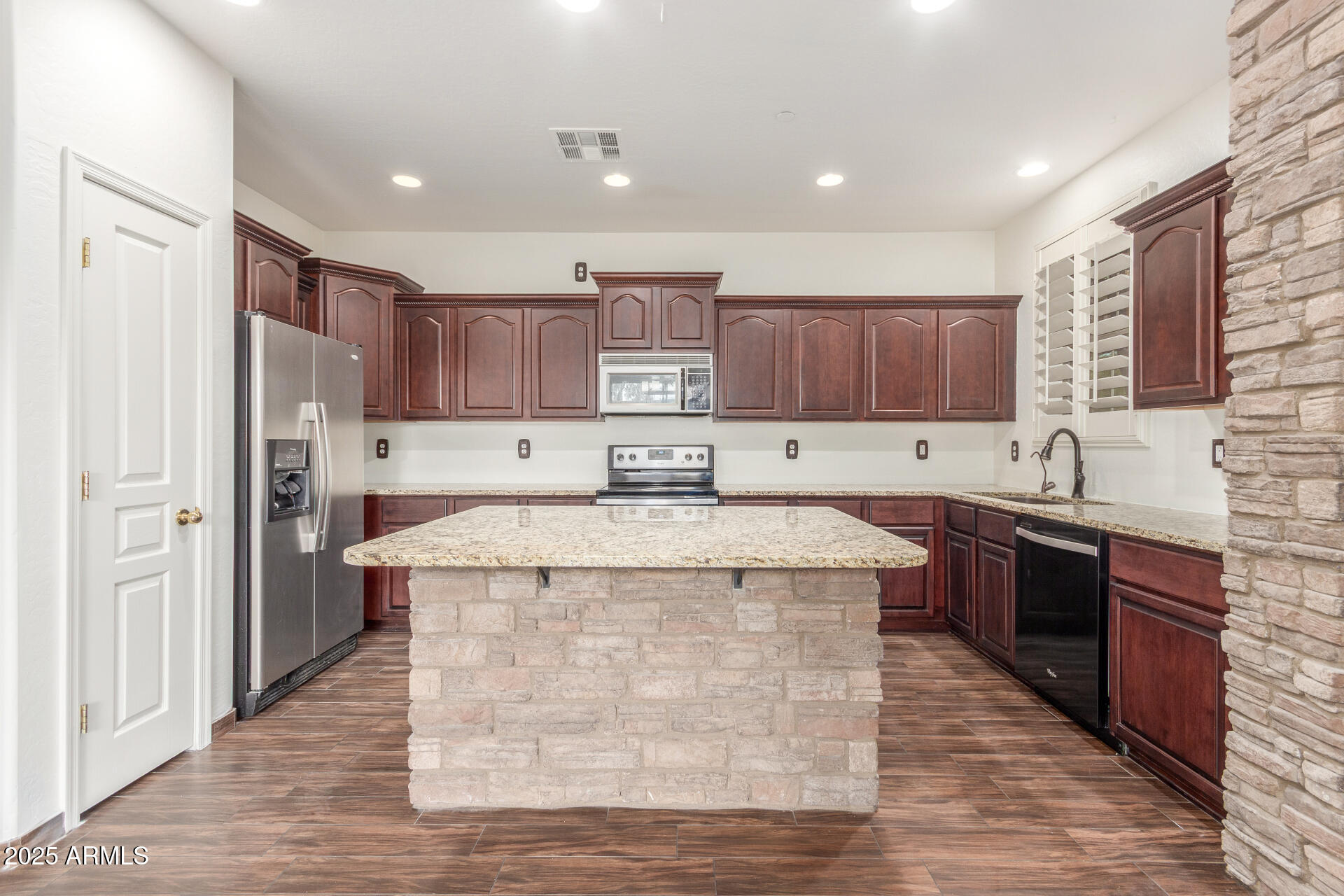 3883 E SANTA FE Lane