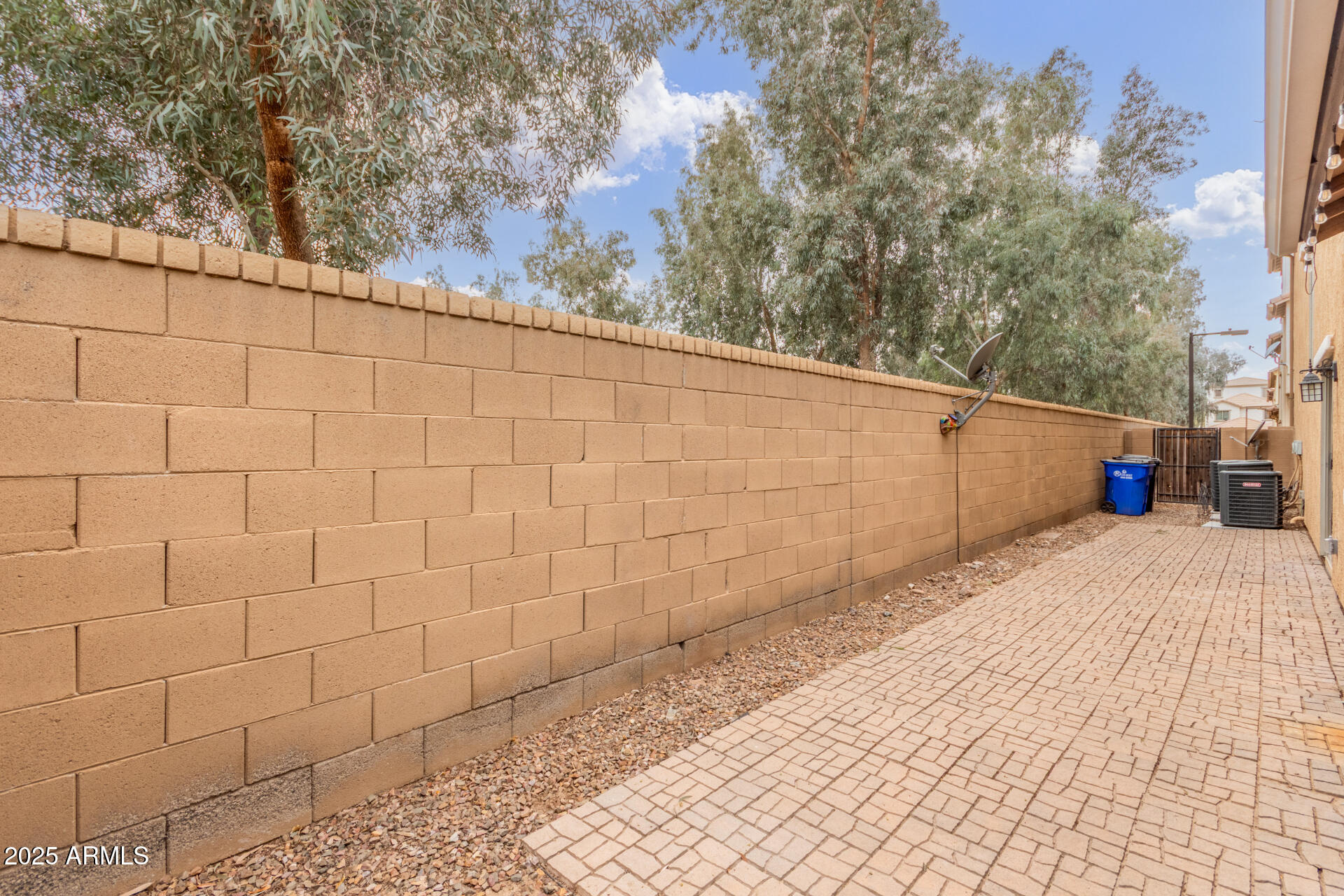 3883 E SANTA FE Lane